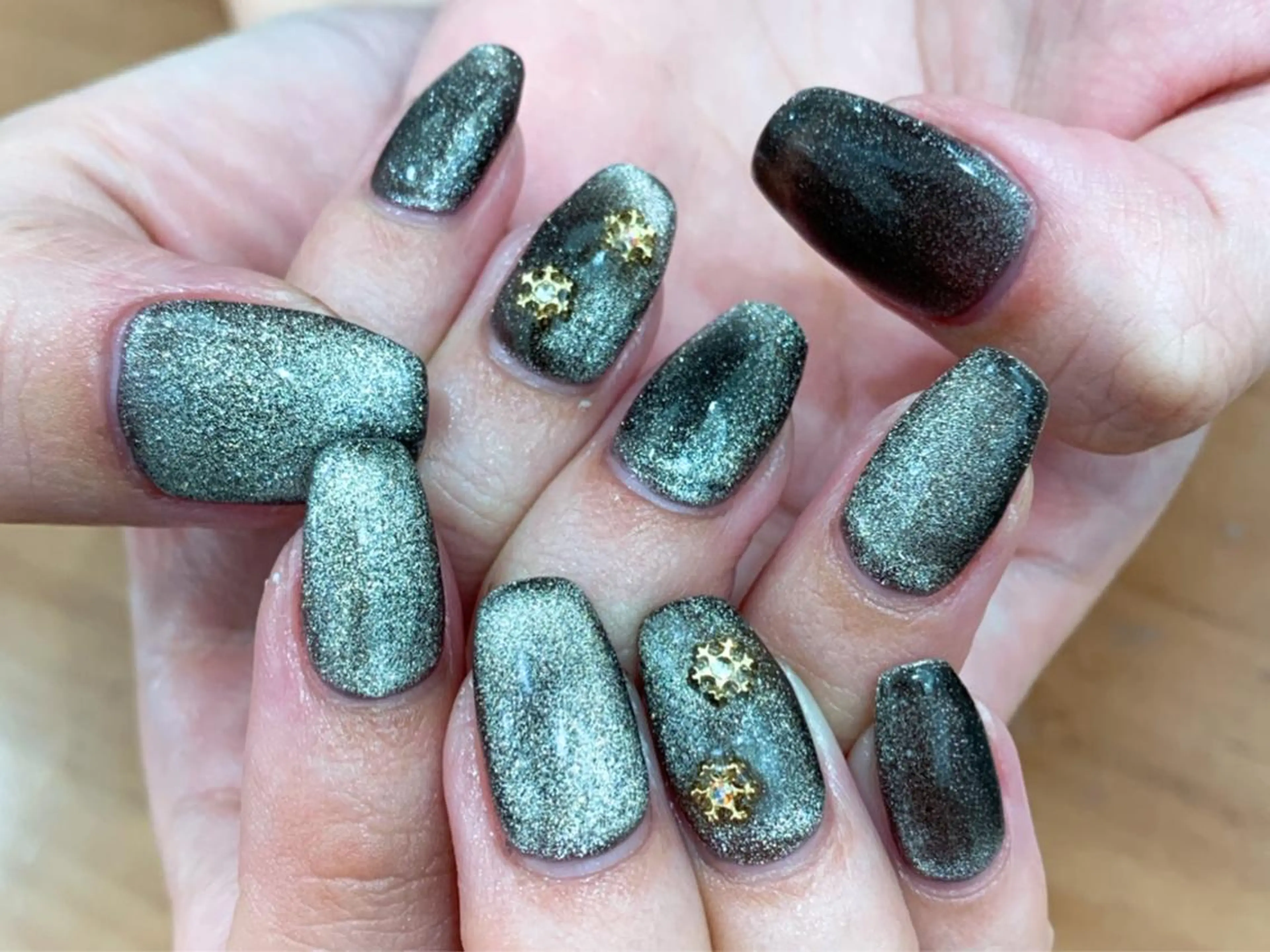 ネイル ハンドネイル 中川 愛理のネイルデザイン