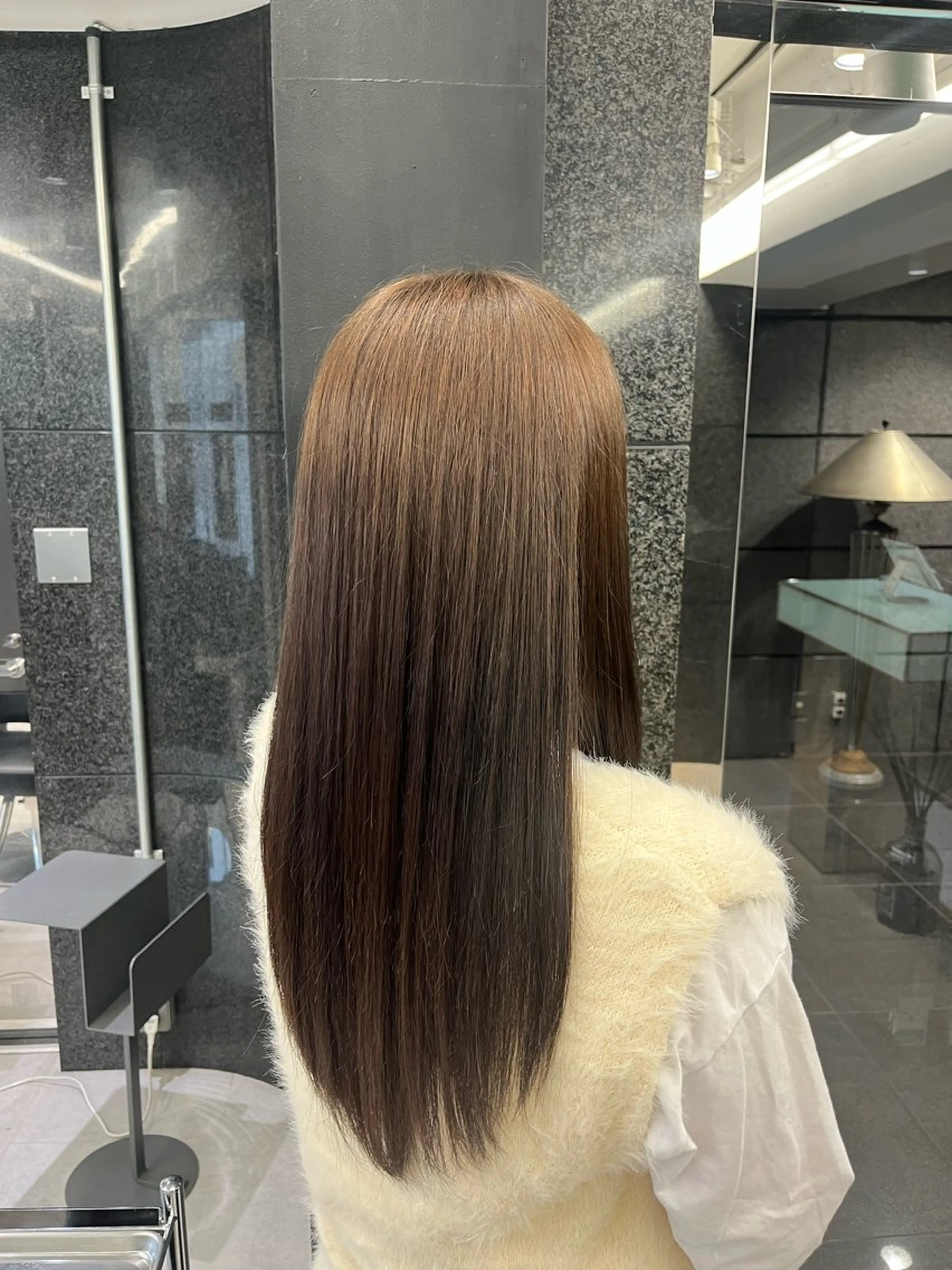 セミロング 縮毛矯正 カット 縮毛矯正 トリートメント 暖色カラー/パラッと Bob/モエのヘアスタイル