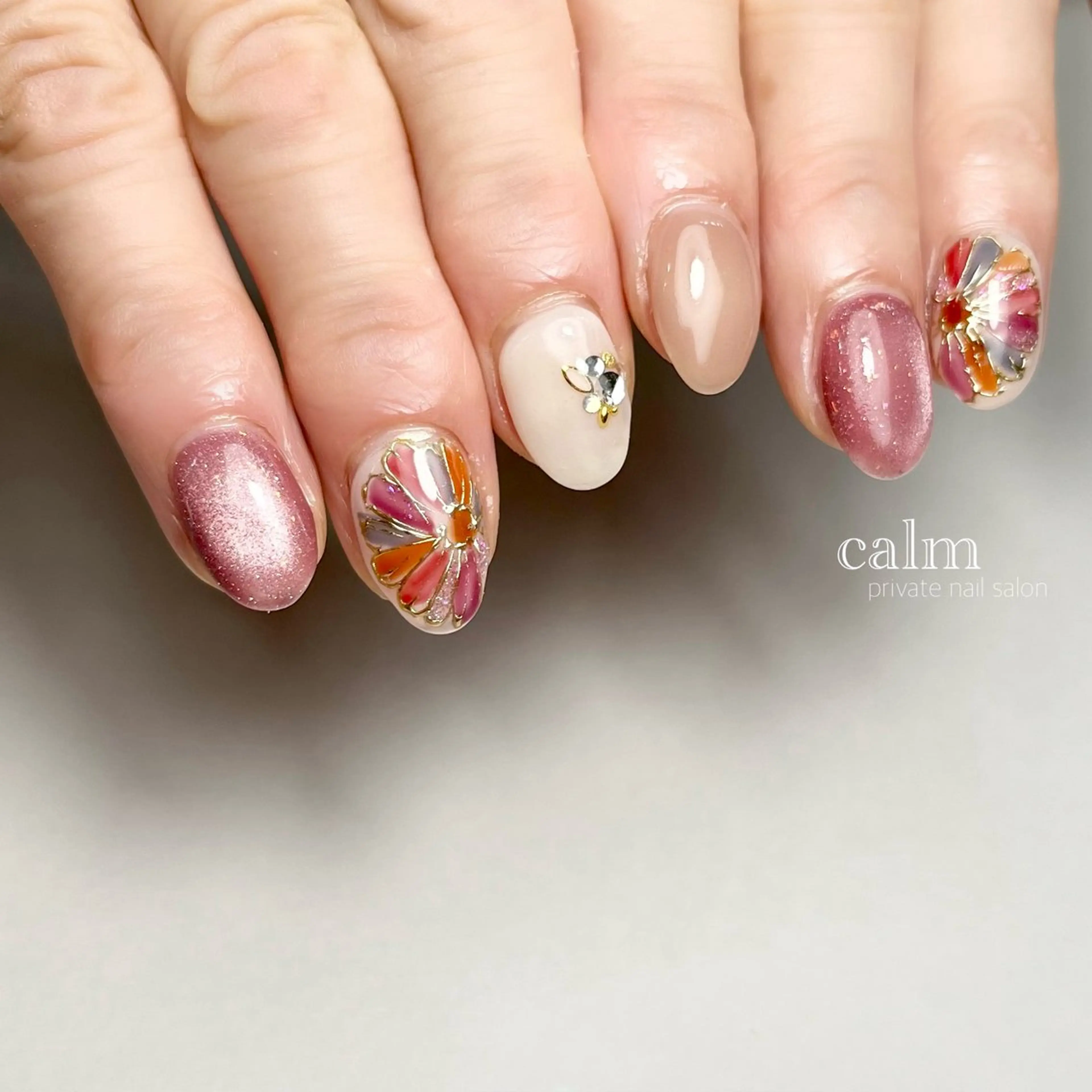 ネイル ハンドネイル calm 〔ｶｰﾑ〕のネイルデザイン