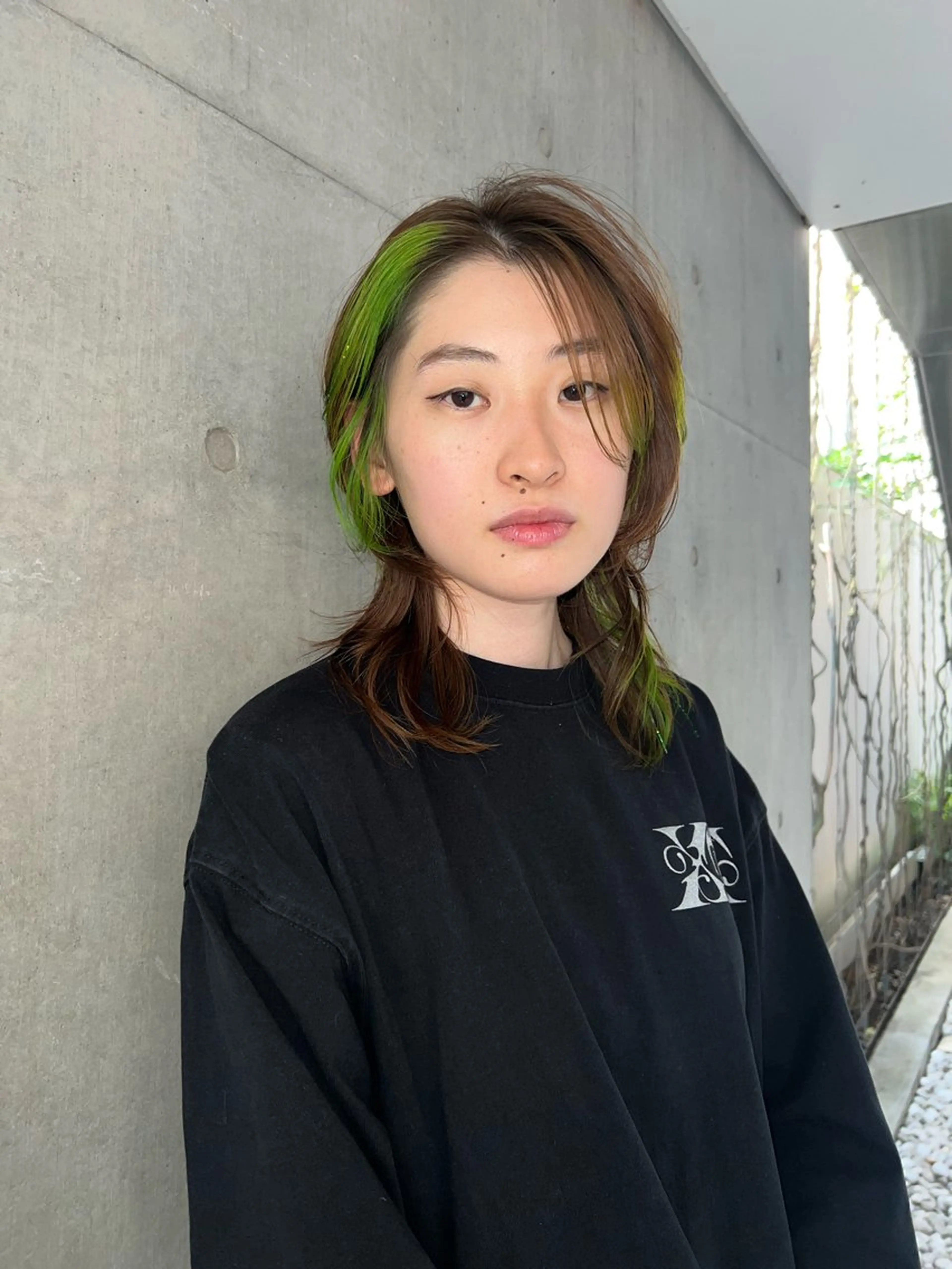 ミディアム カラー ブリーチ ブラウンカラー デザインカラー レイヤーカット カット ヘアカラー トリートメント Sario ダブルカラー/暖色のヘアスタイル