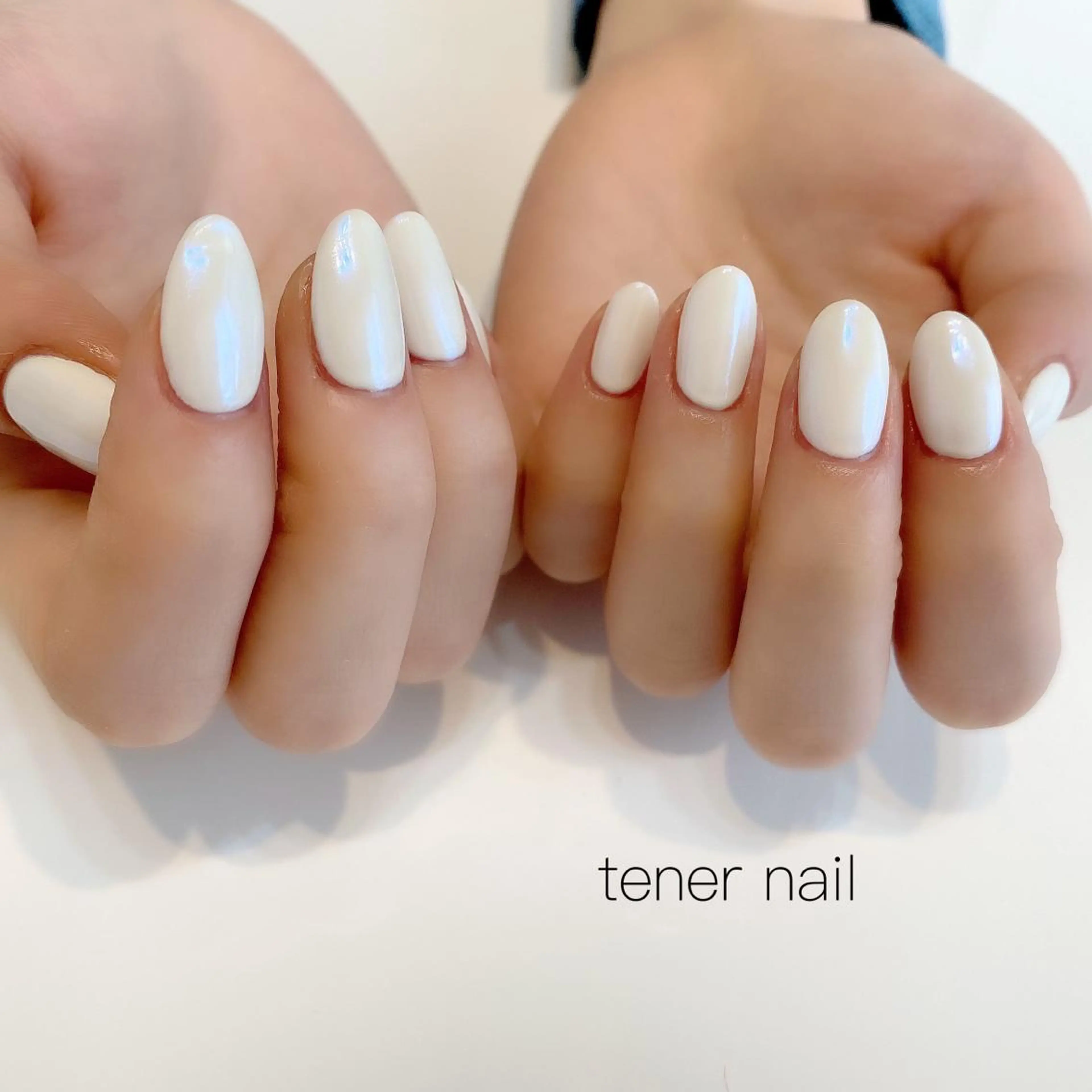 ネイル オーロラネイル ブルー ミラーネイル ホワイト テネルネイル tener nailのネイルデザイン