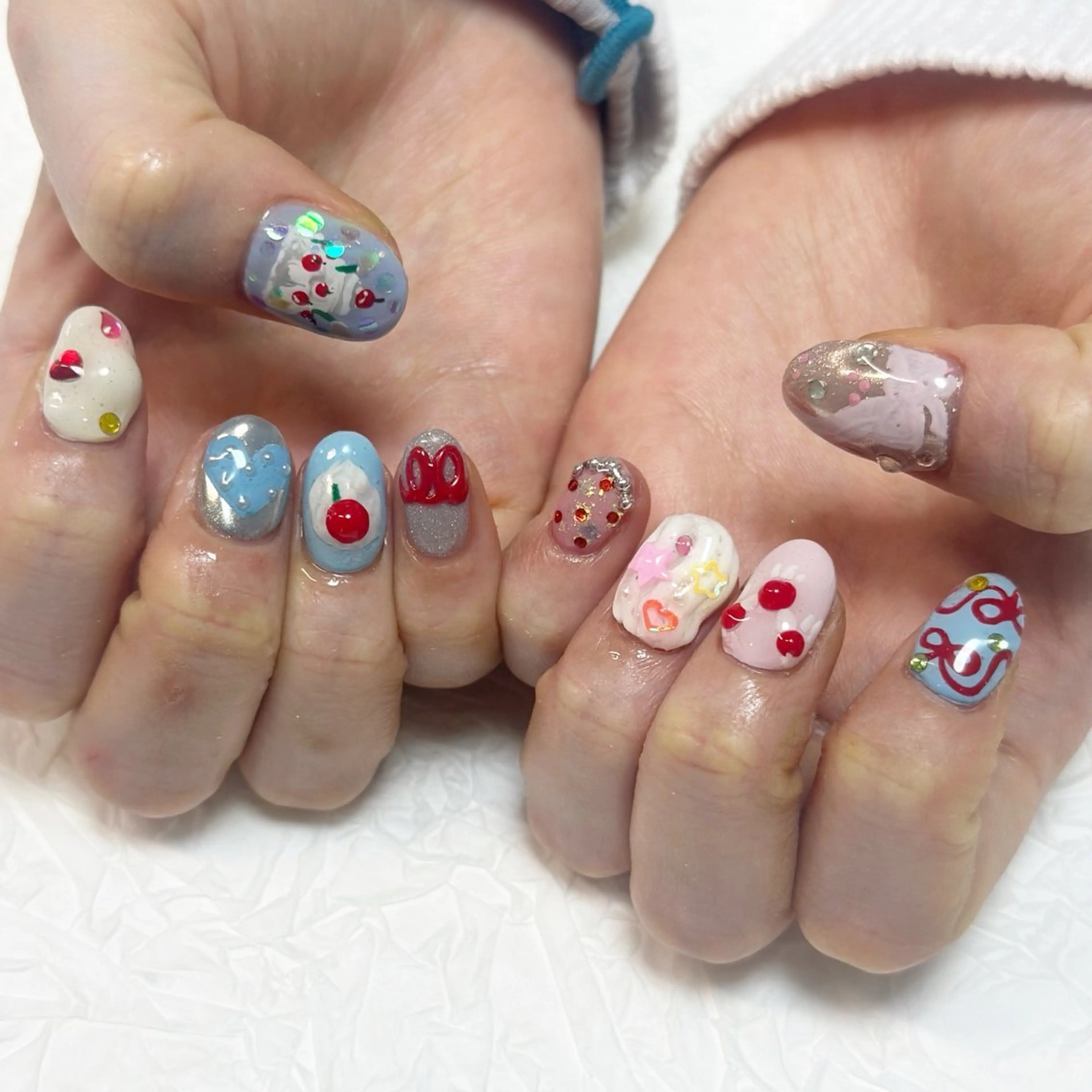 ネイル キラキラネイル nailist yuiのネイルデザイン