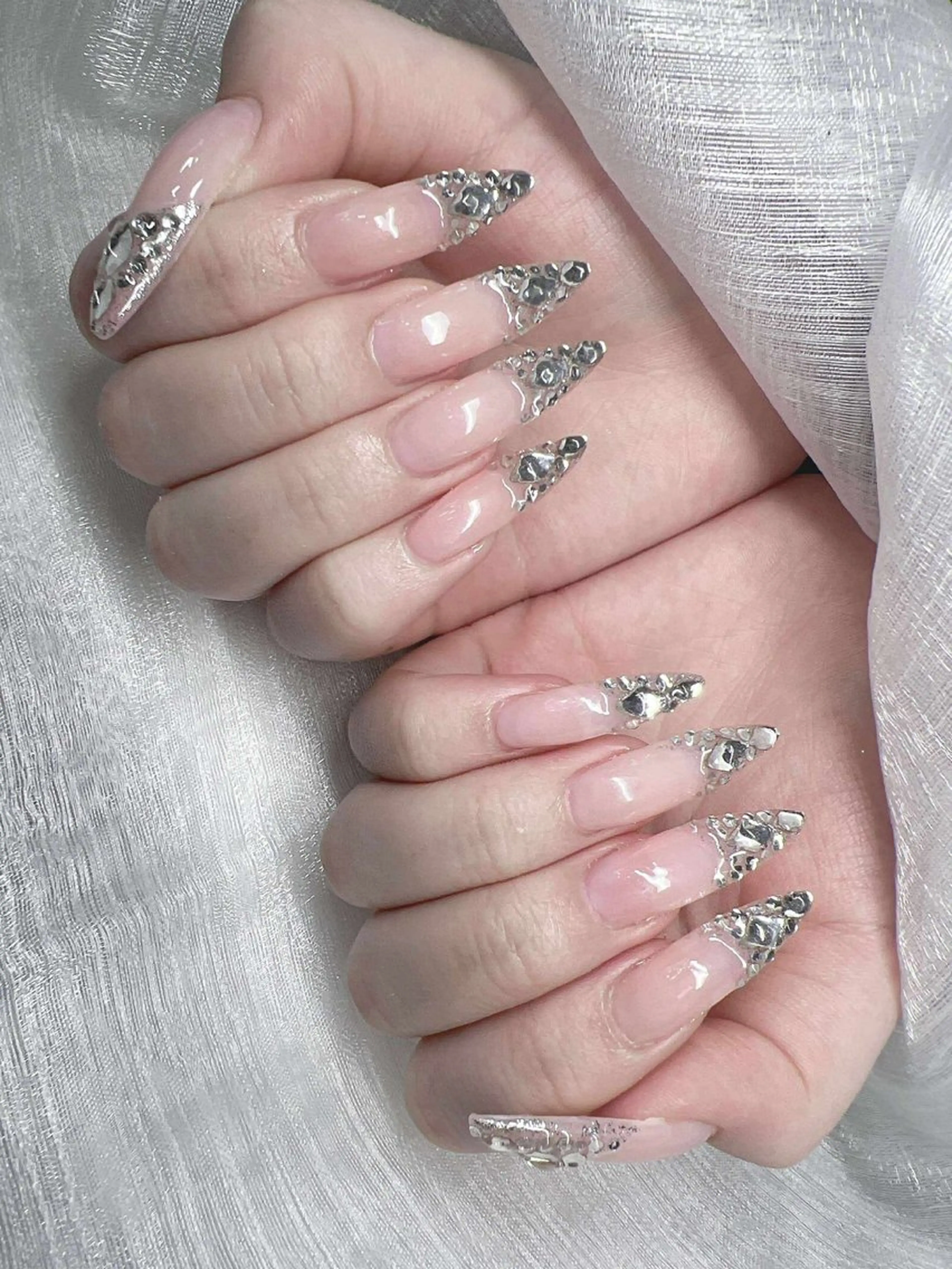ネイル 長さ出し グラデーション 卒業式 キラキラネイル マグネットネイル ハンドネイル Lee Nailsのネイルデザイン