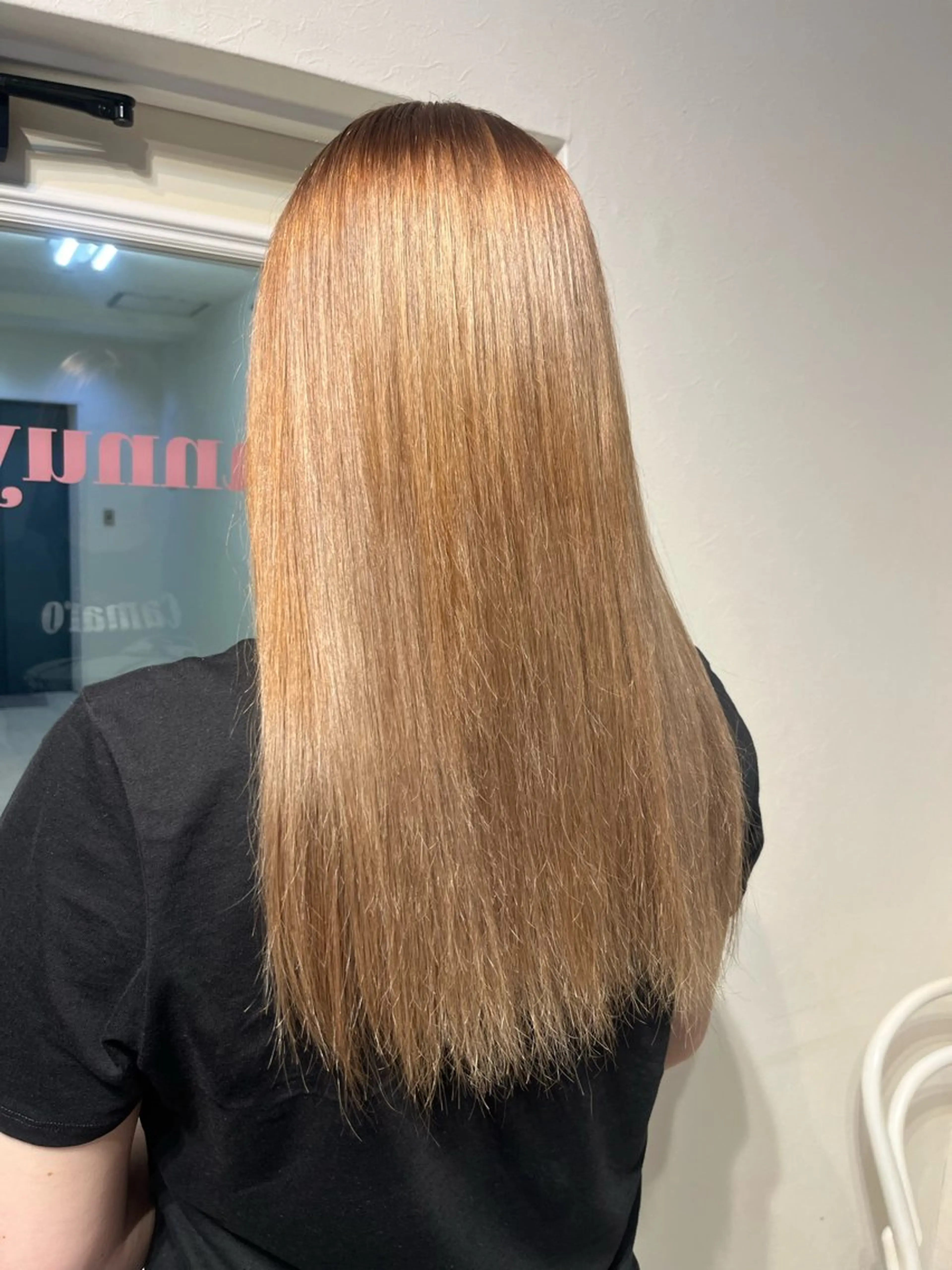 ロング カラー ブリーチ annuy aoiのヘアスタイル