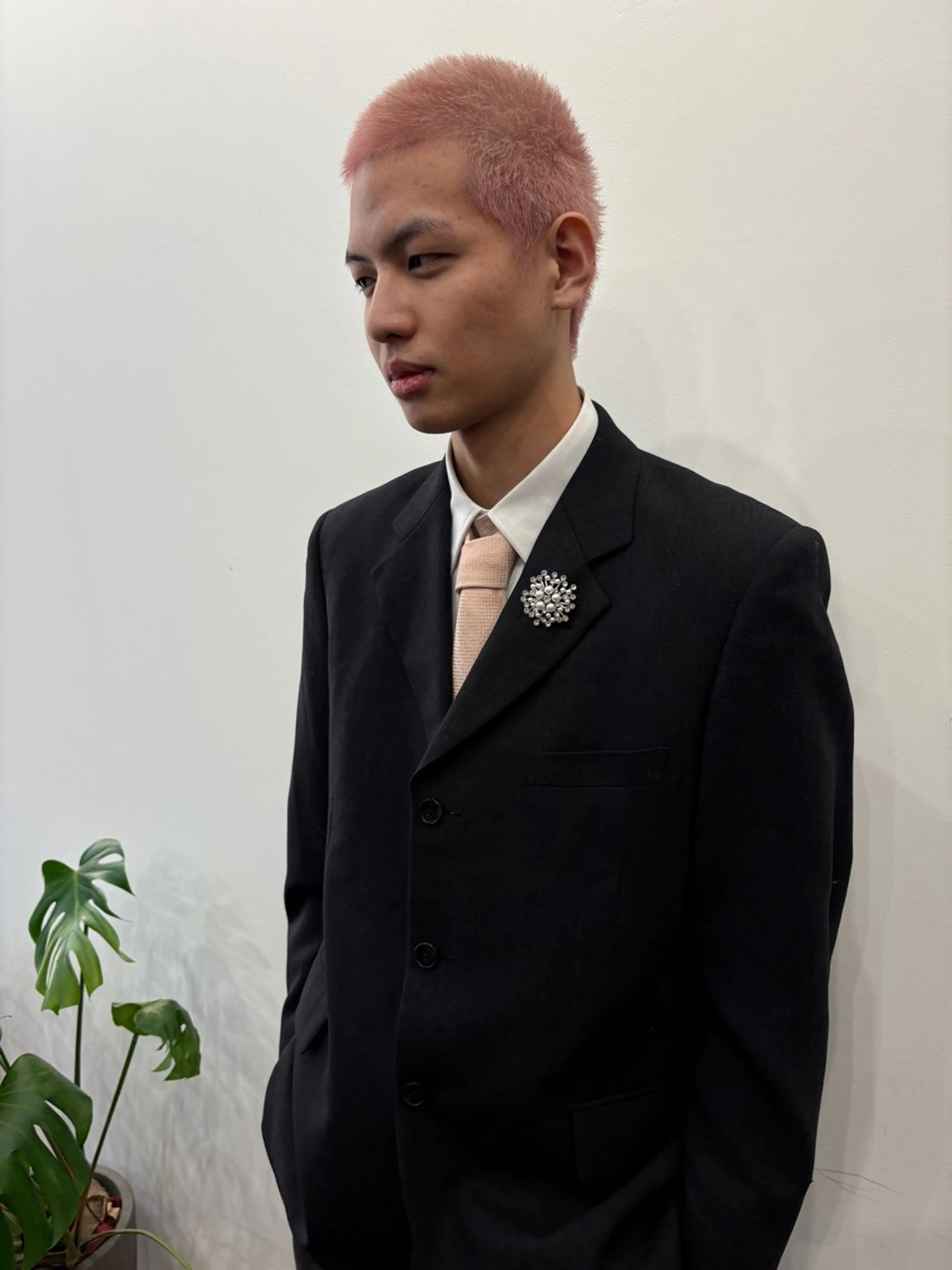 カラー りく　海外ヘアー オシャレのヘアスタイル
