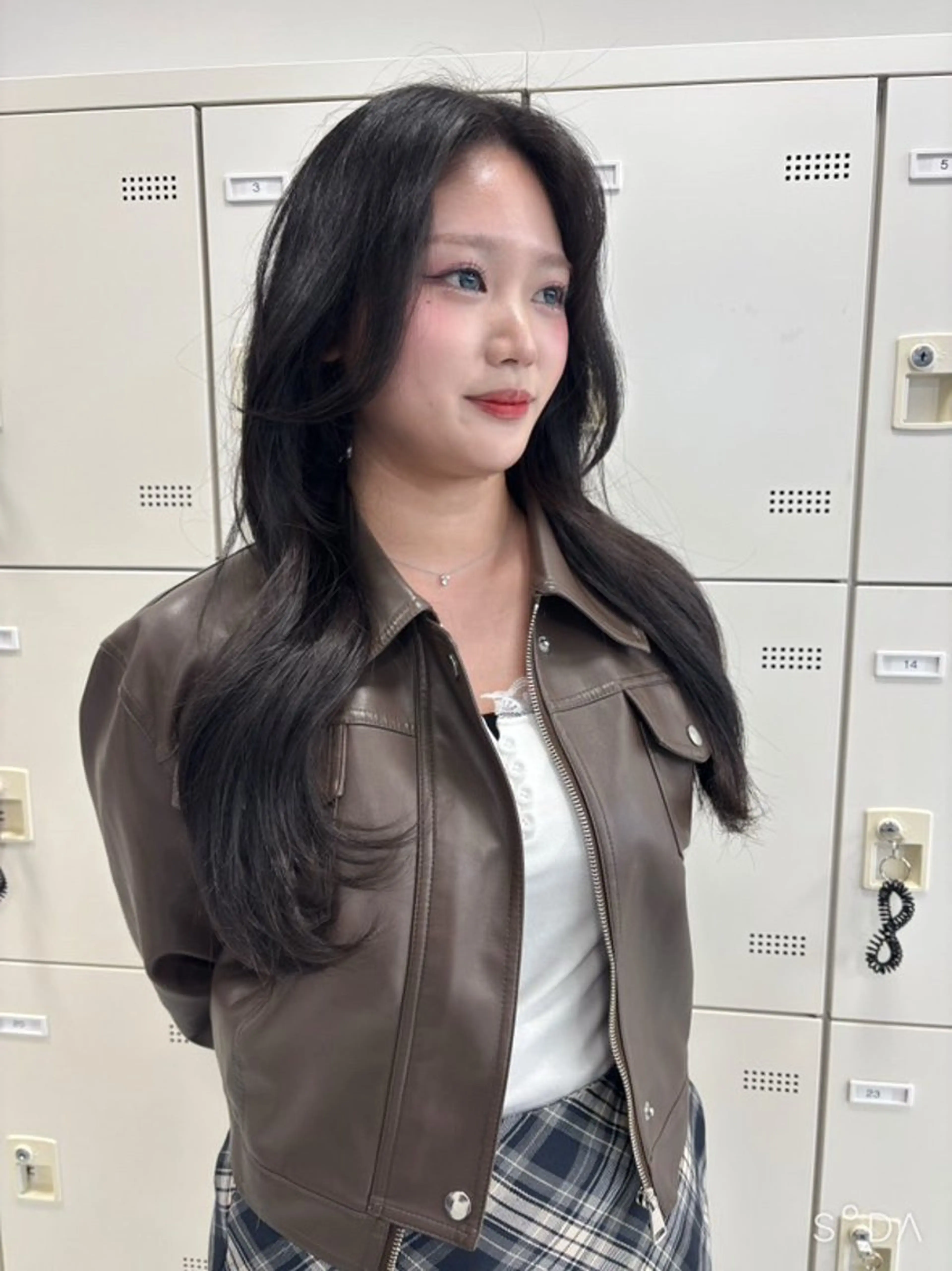 ロング カット ヘアカラー トリートメント 韓国ヘア/ブリーチ無 しWカラー/オリーブのヘアスタイル