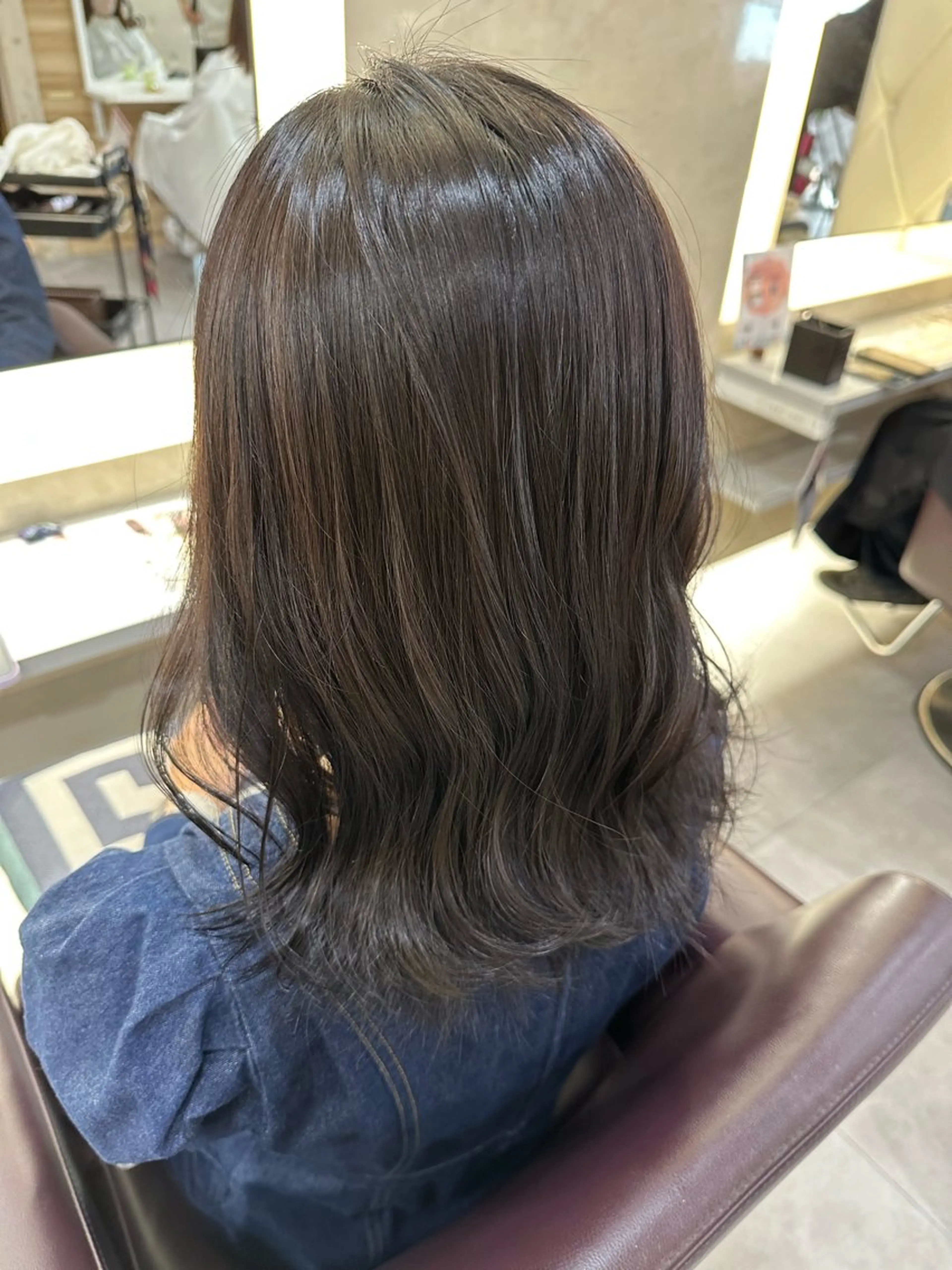 セミロング カラー 阪本 愛実のヘアスタイル