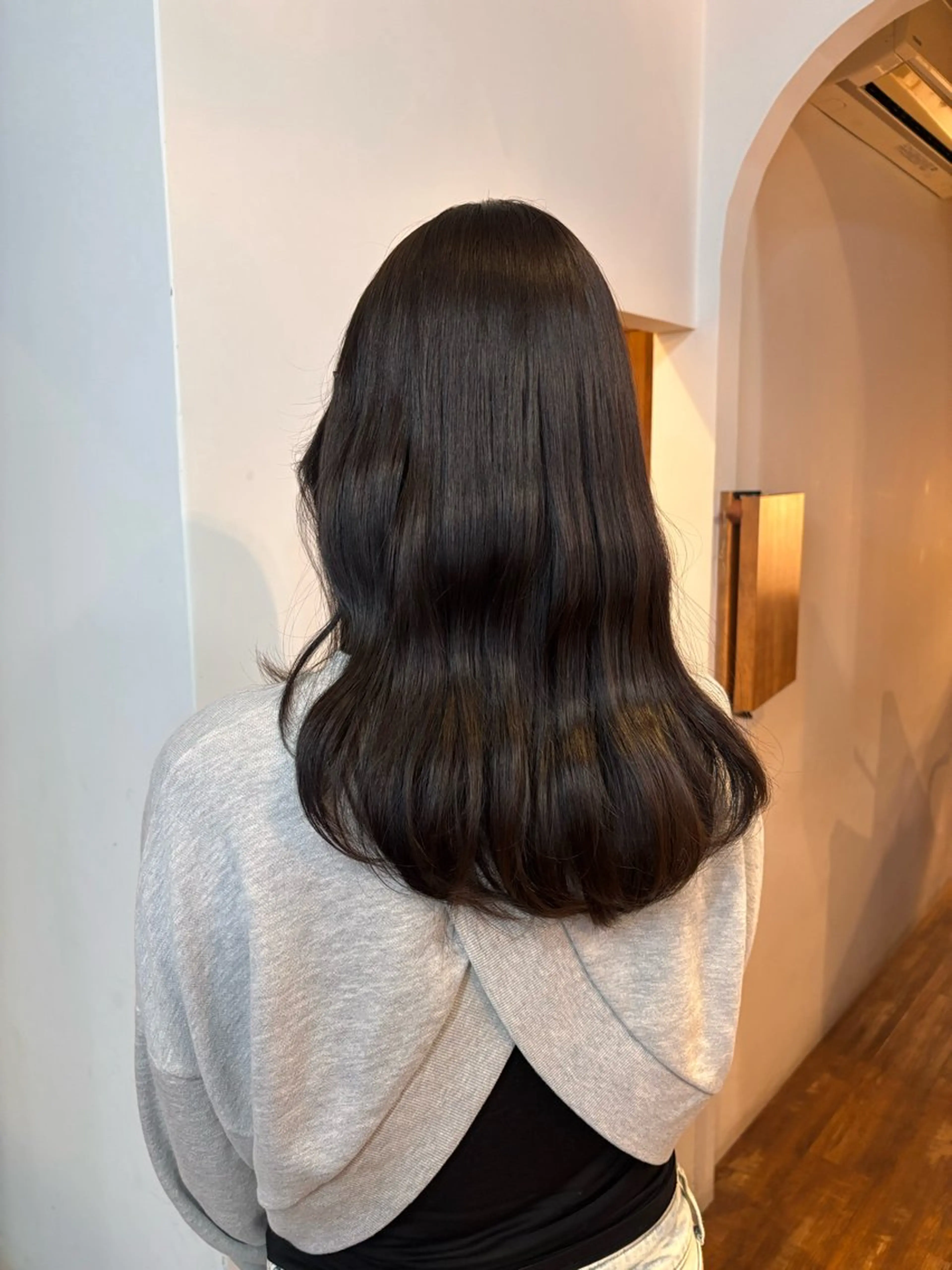 セミロング カラー 透明感カラー loty すずなのヘアスタイル