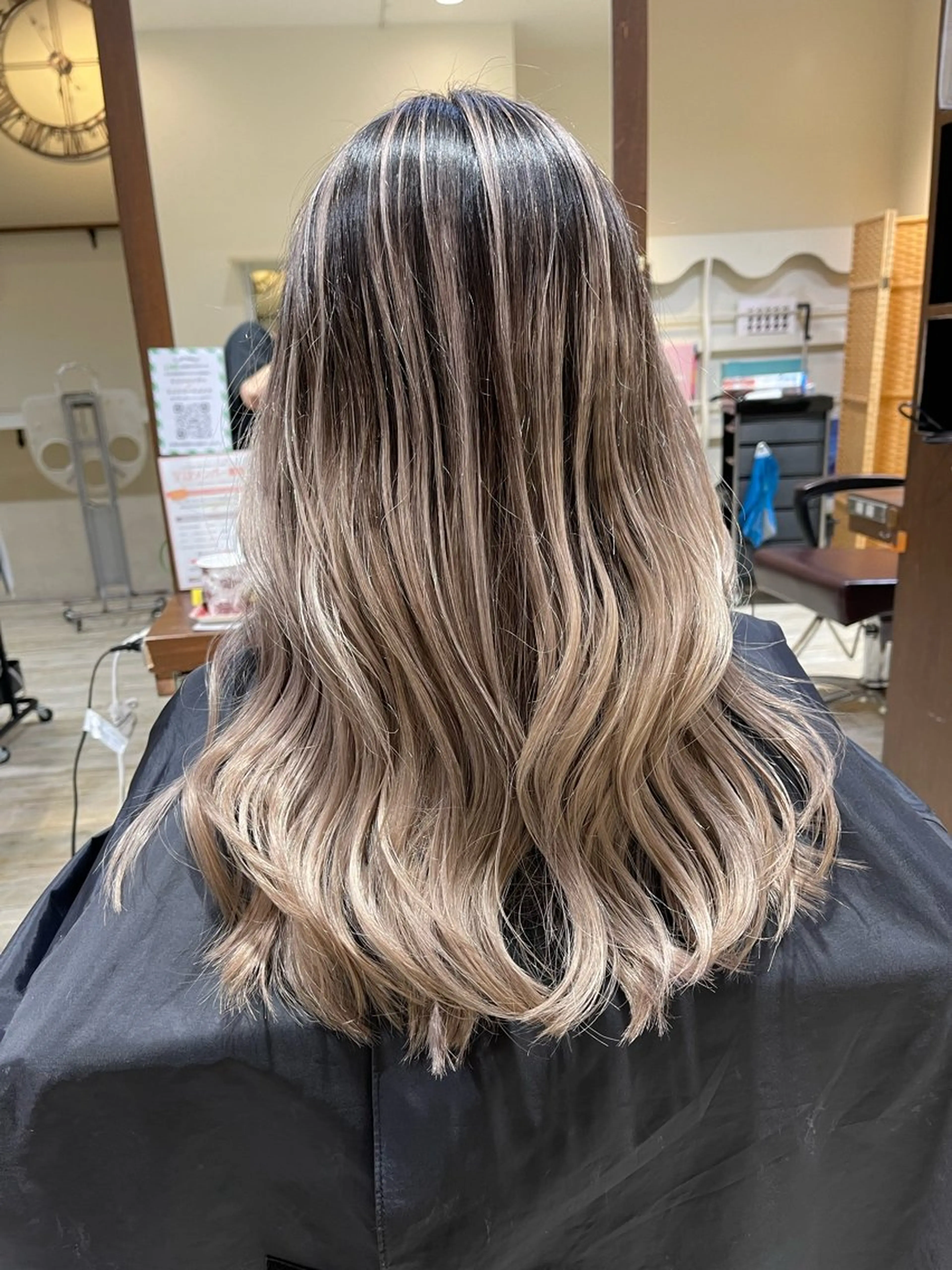 ミディアム カラー カット ヘアカラー トリートメント 海外レイヤー/ レイヤーカット/和田のヘアスタイル