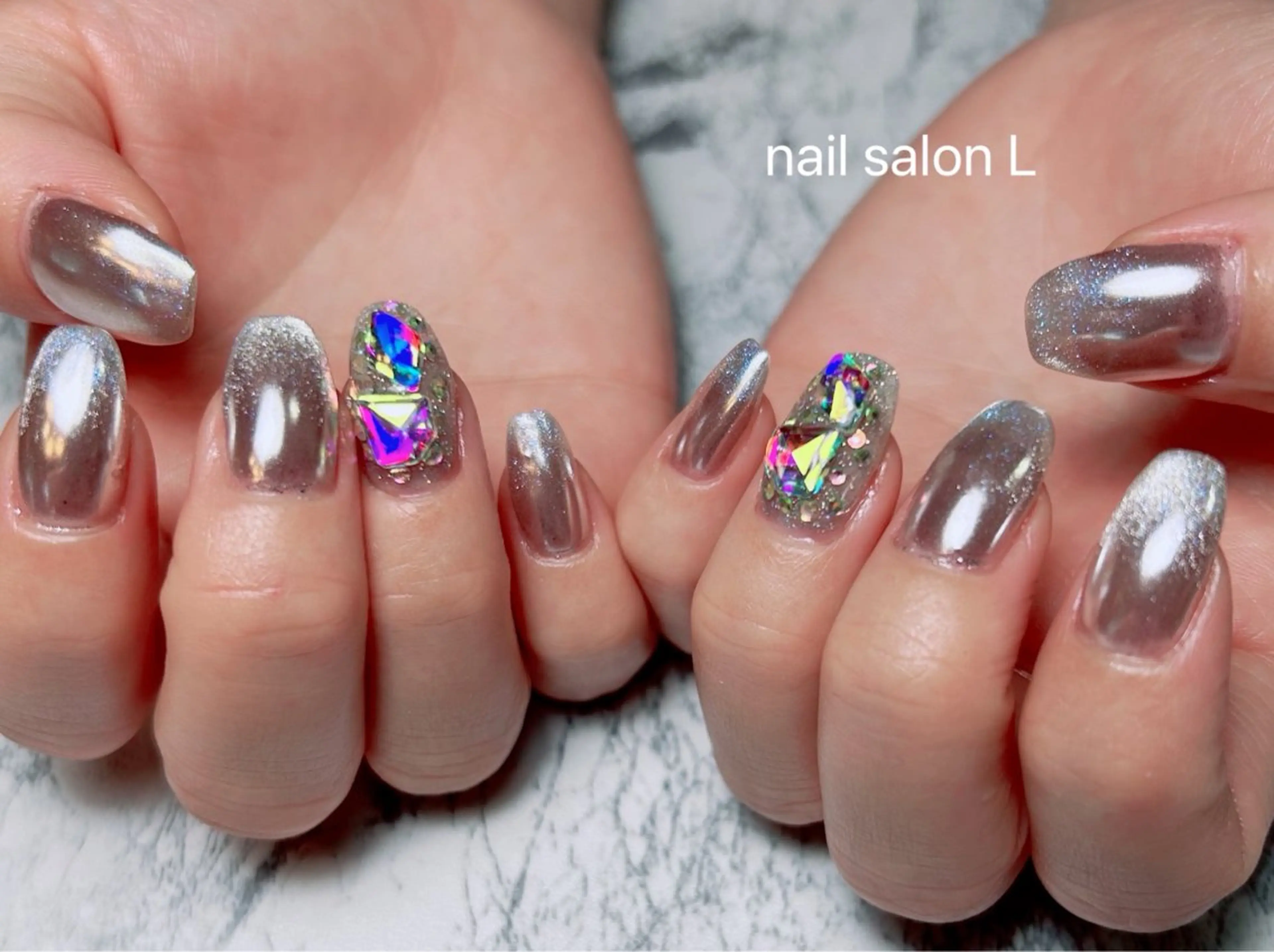 ネイル マグネットネイル ミラーネイル 持ち込み シルバー ストーンネイル ハンドネイル 吉川市 ネイルサロンLのネイルデザイン