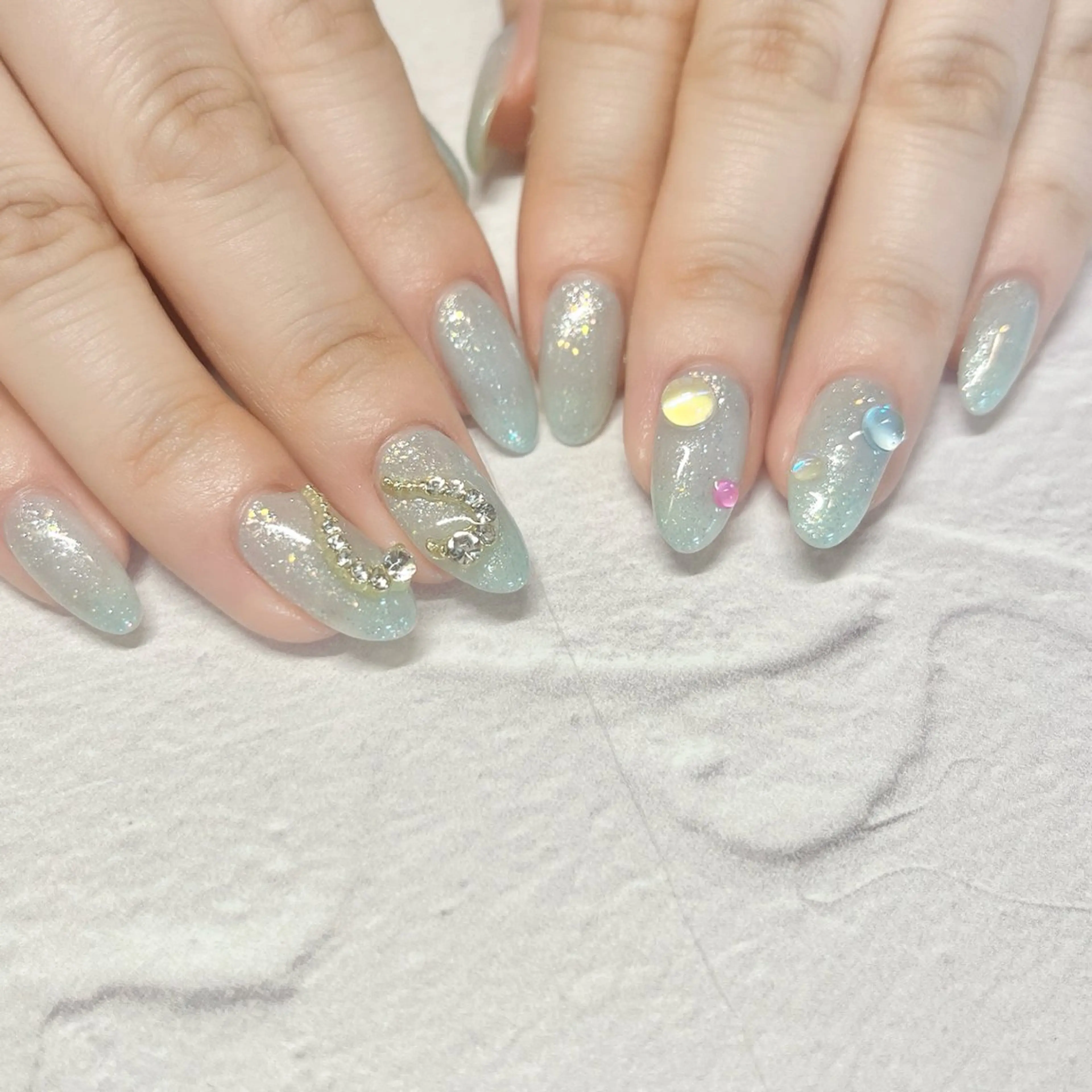 ネイル ハンドネイル li___nail 31のネイルデザイン