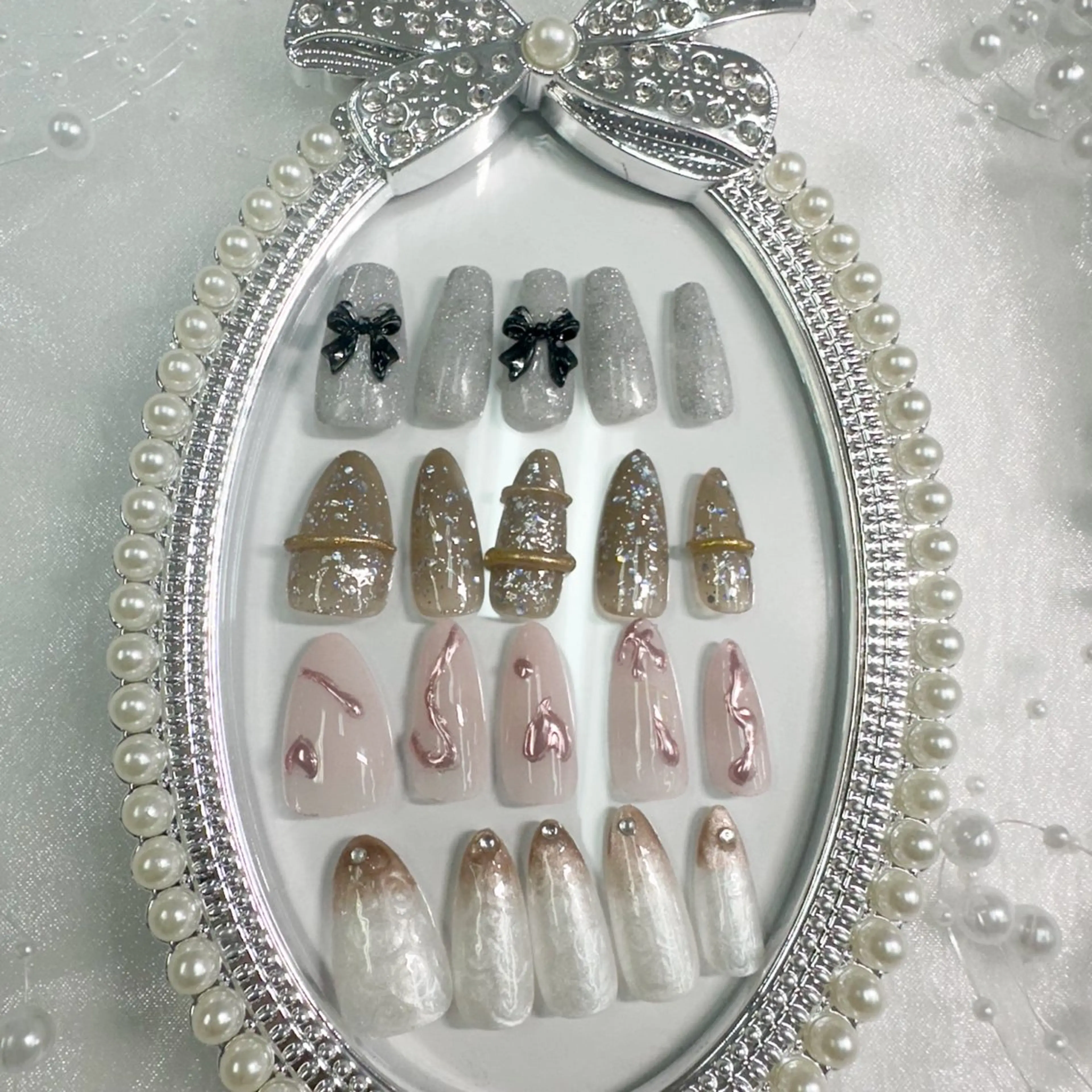 ネイル Manamǐ 個性派のネイルデザイン