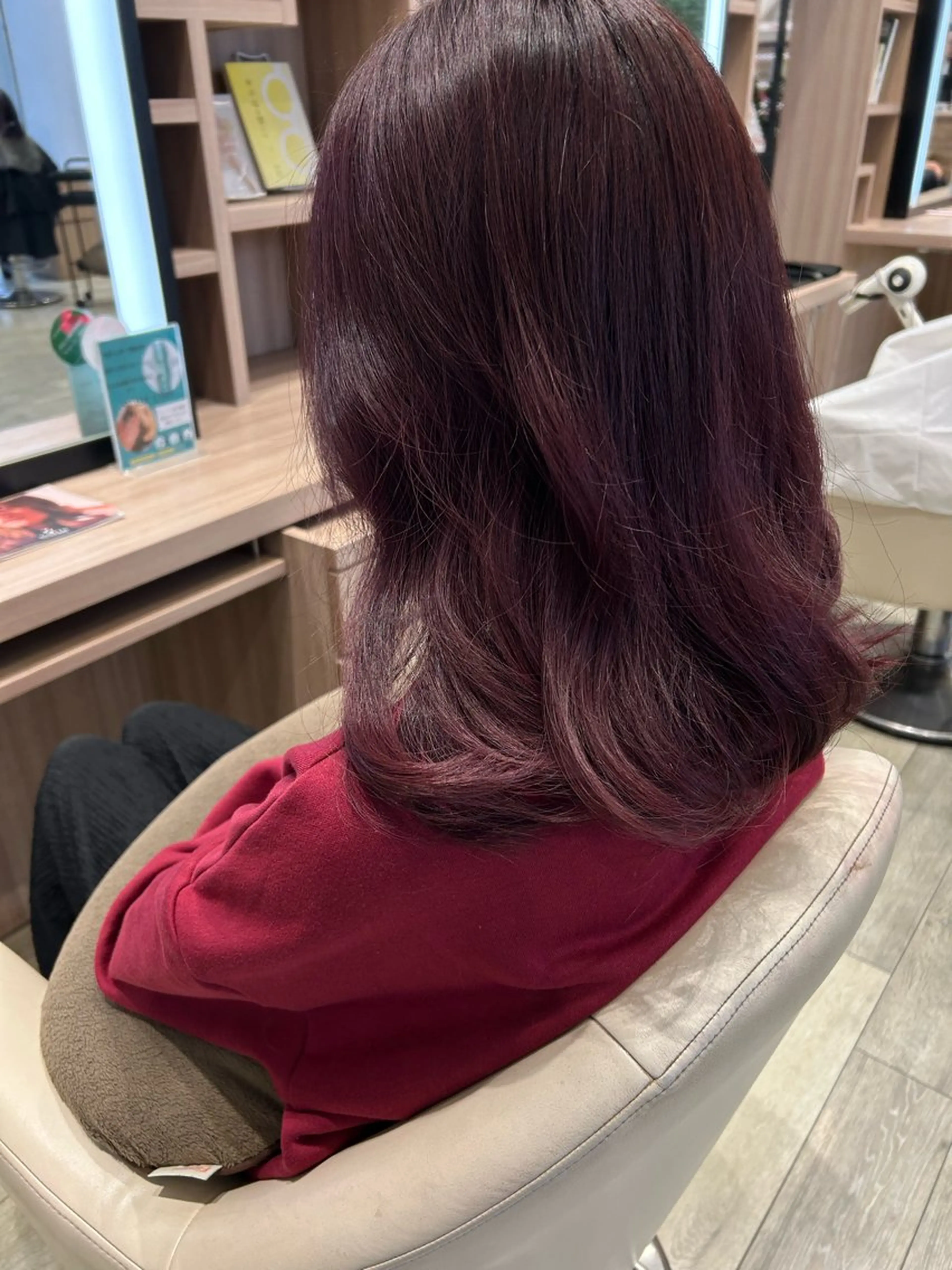 ミディアム 能登 彩穂のヘアスタイル