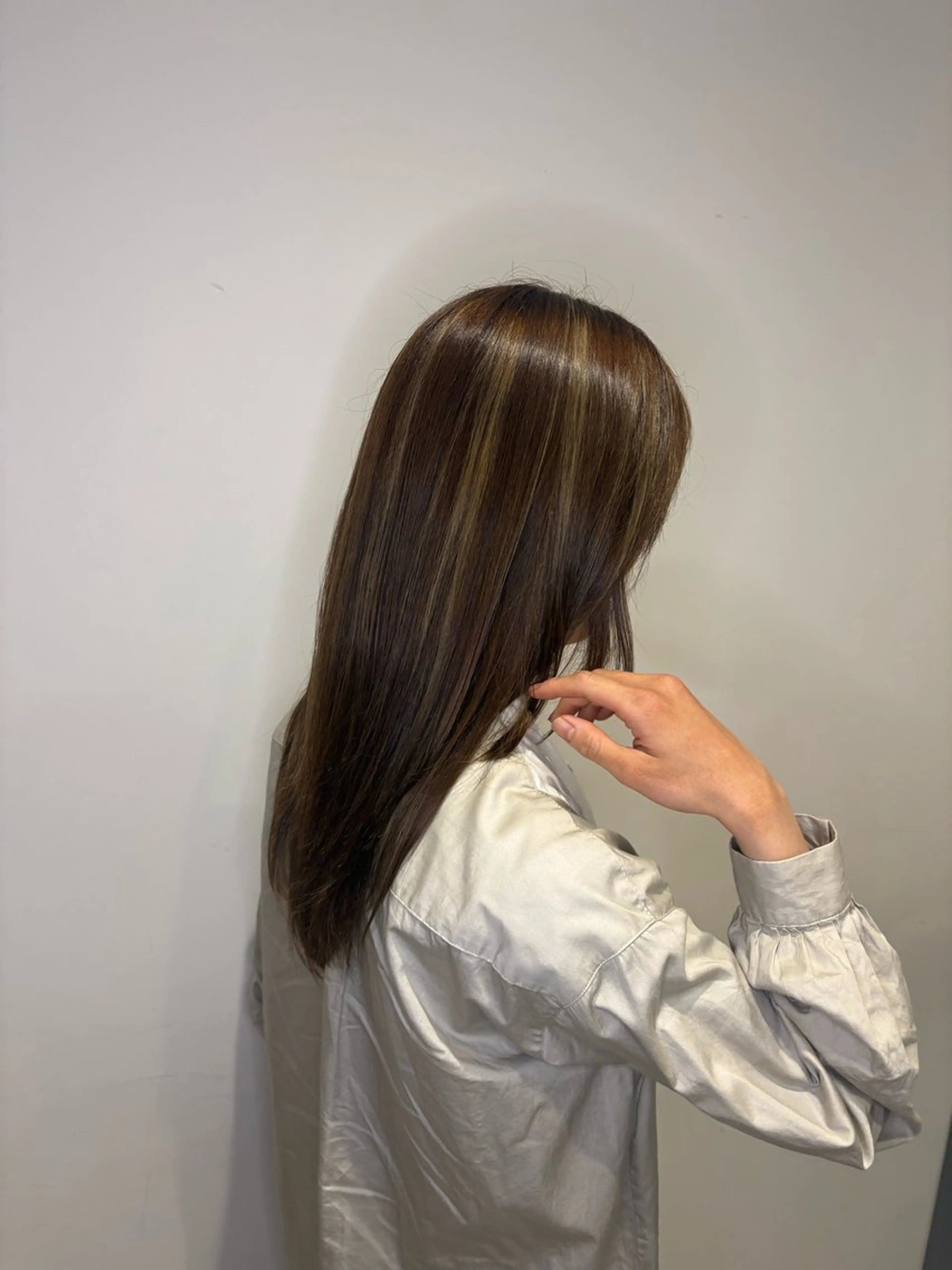 ロング カラー ベージュカラー ブリーチ ハイライトカラー ハイライト ヘアカラー パーマ/ ハイライト/志賀のヘアスタイル