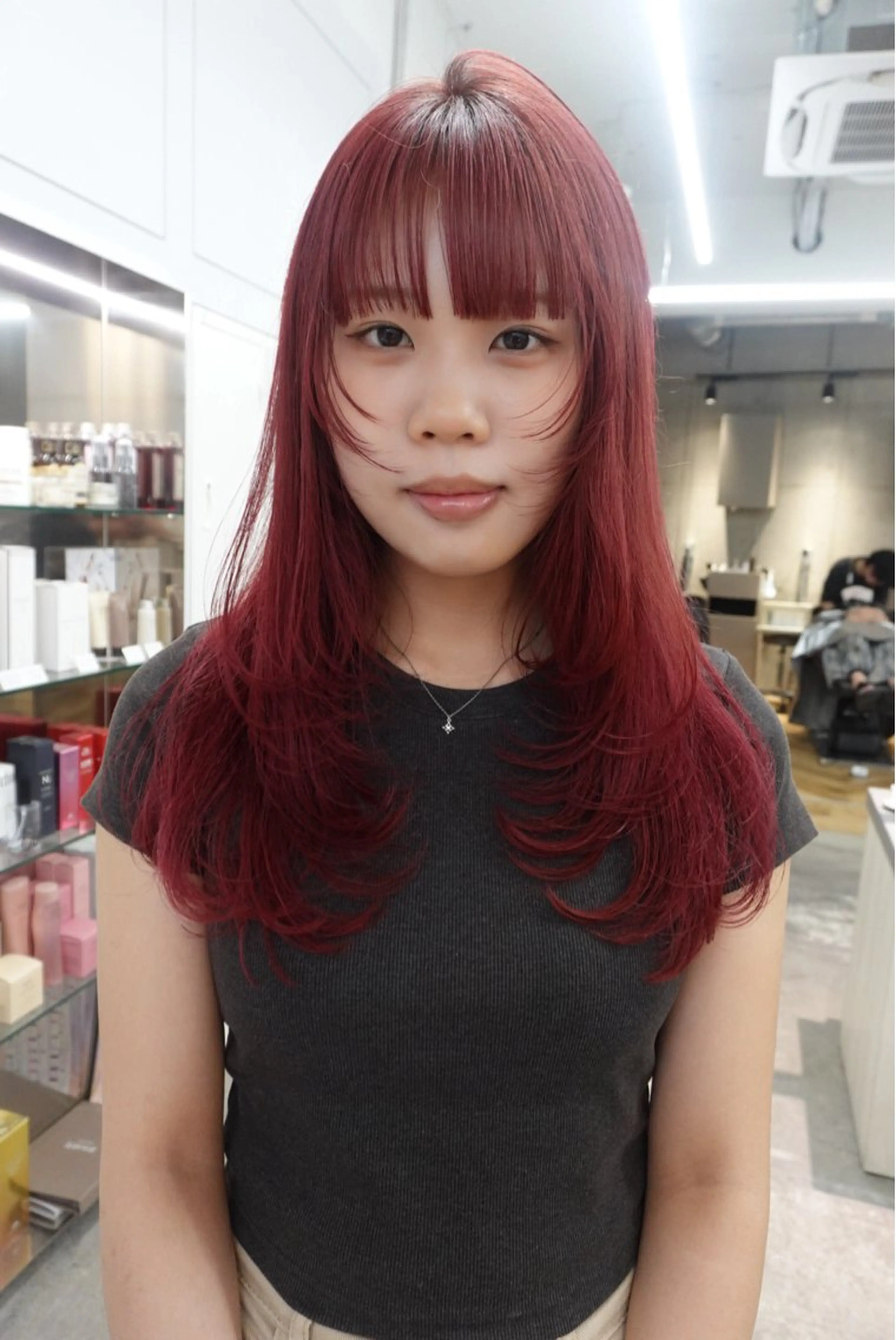 セミロング カラー ブリーチ ハイトーンカラー ヘアカラー トリートメント ✨ブリーチ/顔周り レイヤー¦YUKA✨のヘアスタイル