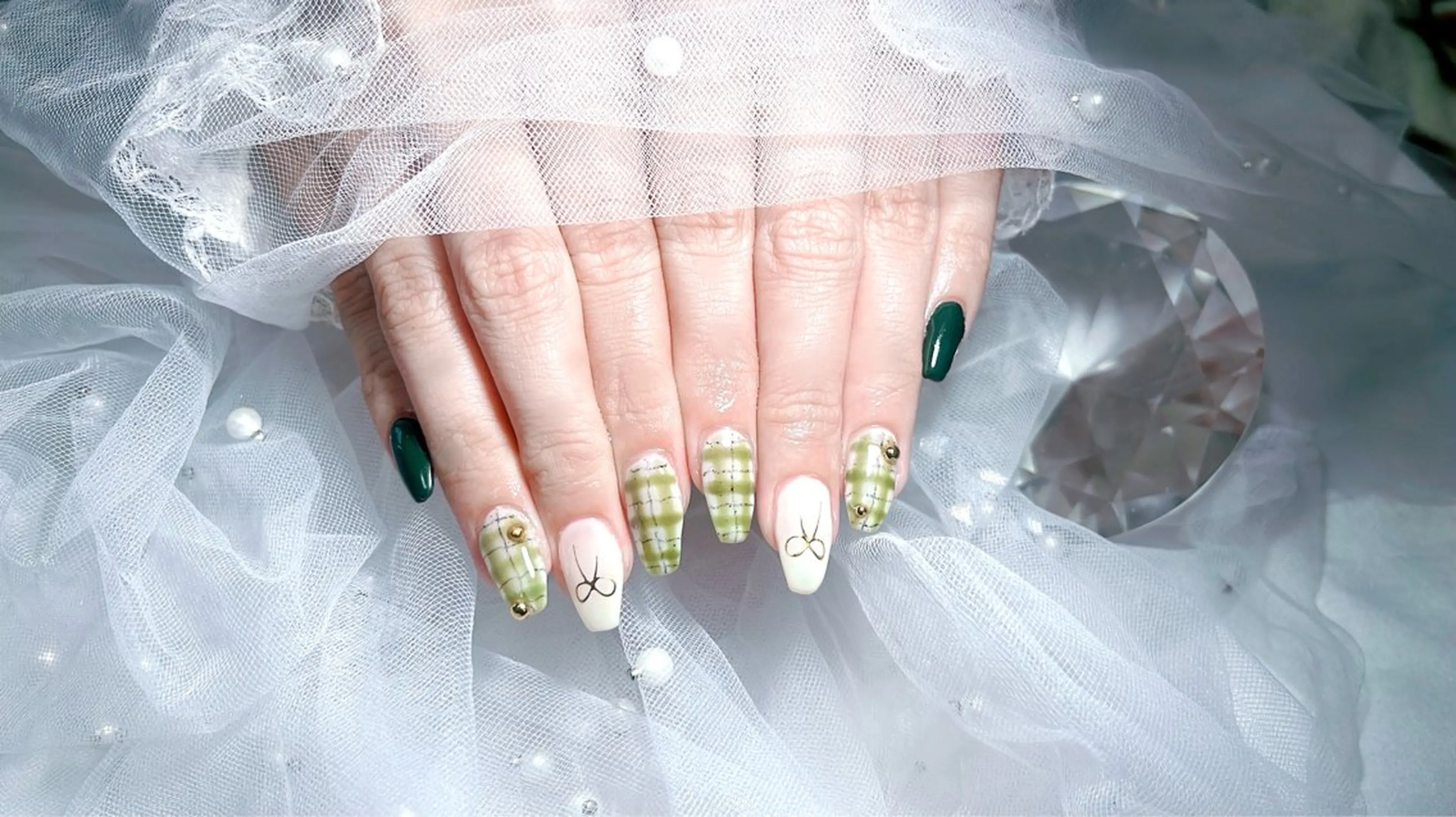 ネイル フラワーネイル 持ち込み ハンドネイル nail salon CUOREのネイルデザイン