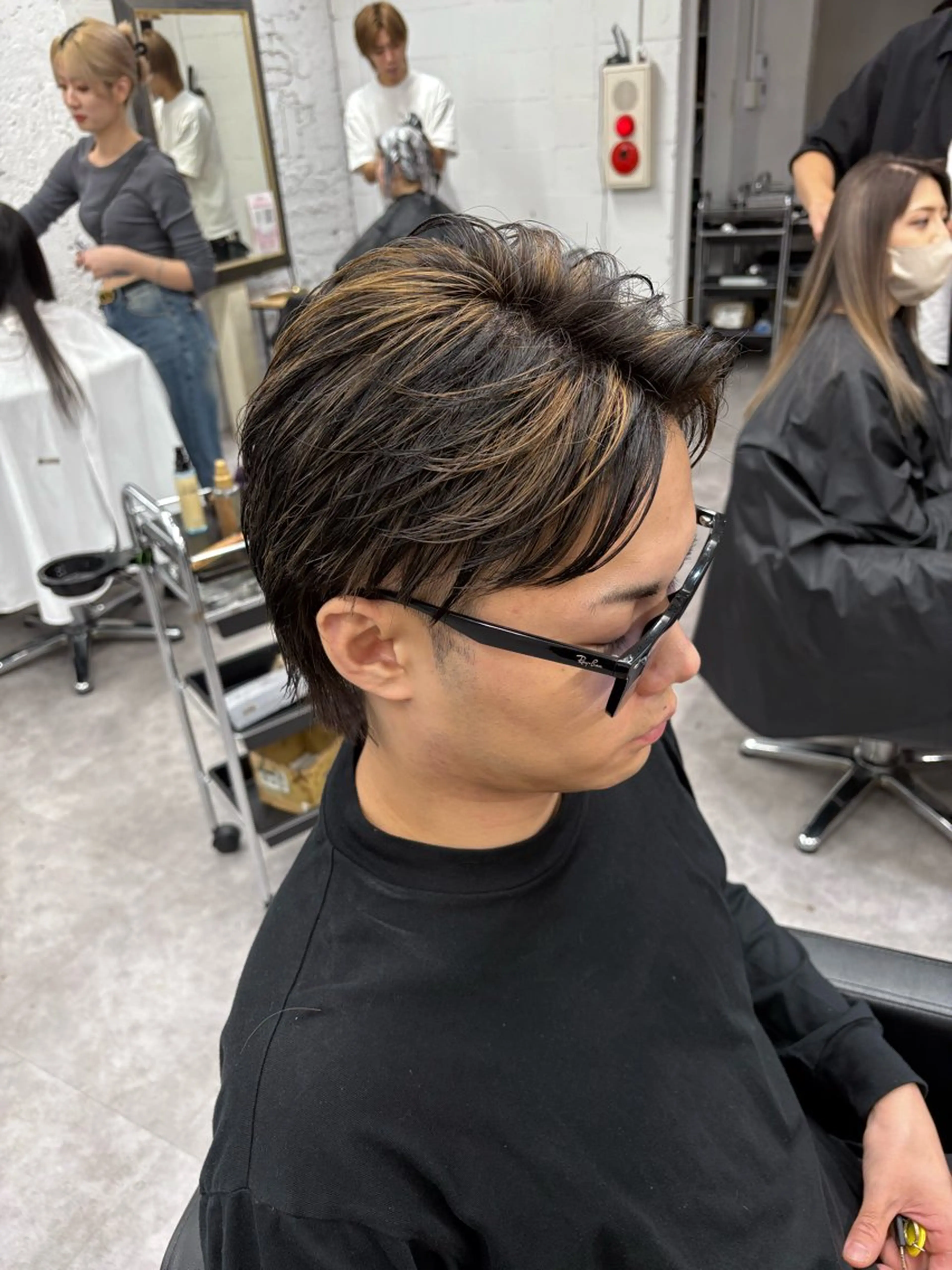 カラー メンズ 笹江 瑞穂のヘアスタイル