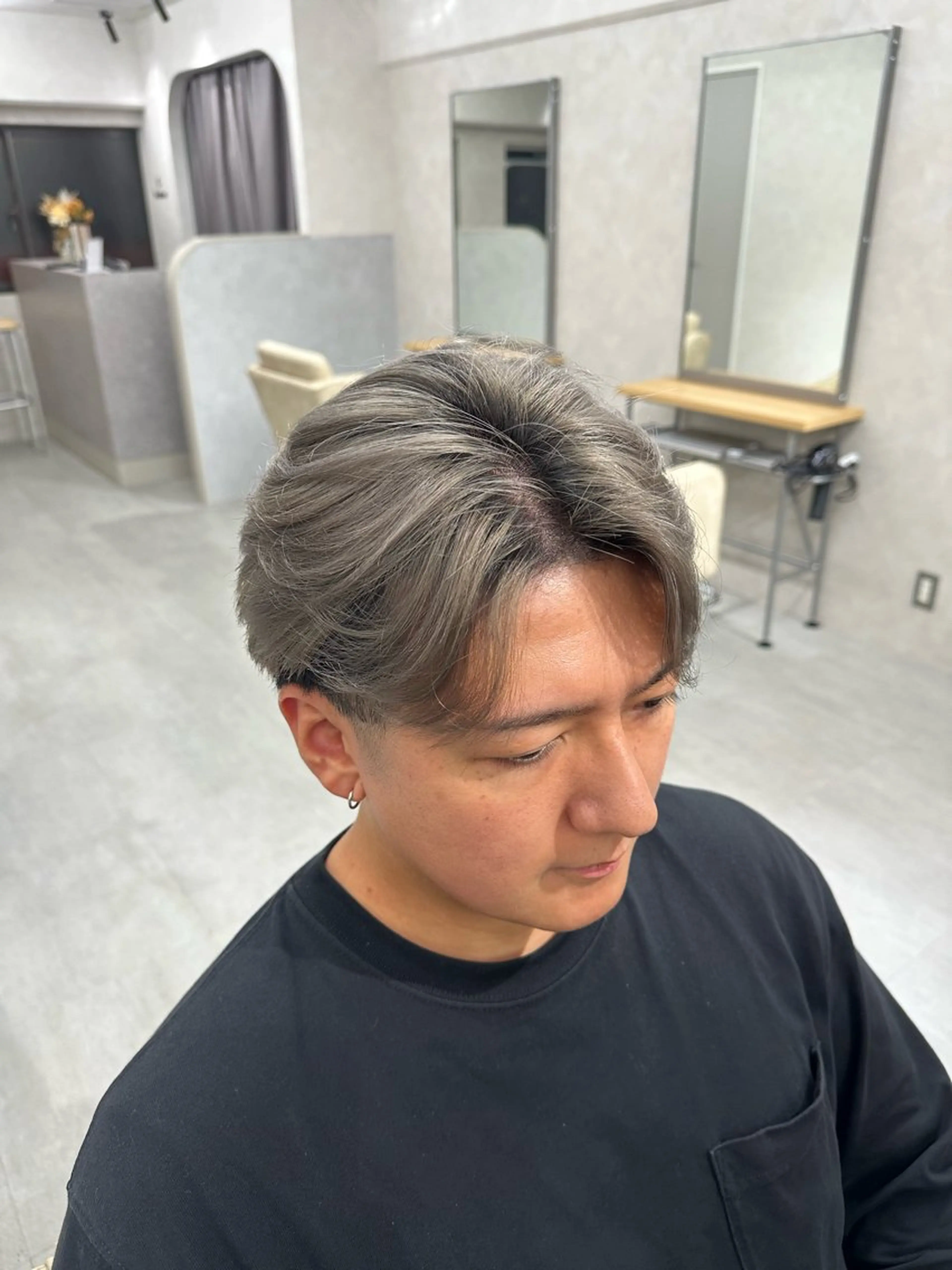 カラー メンズ メンズバレイヤージュ メンズハイトーン バレイヤージュ ハイトーンカラー 💎メンズパーマ特化 🥇メンズのプロのヘアスタイル