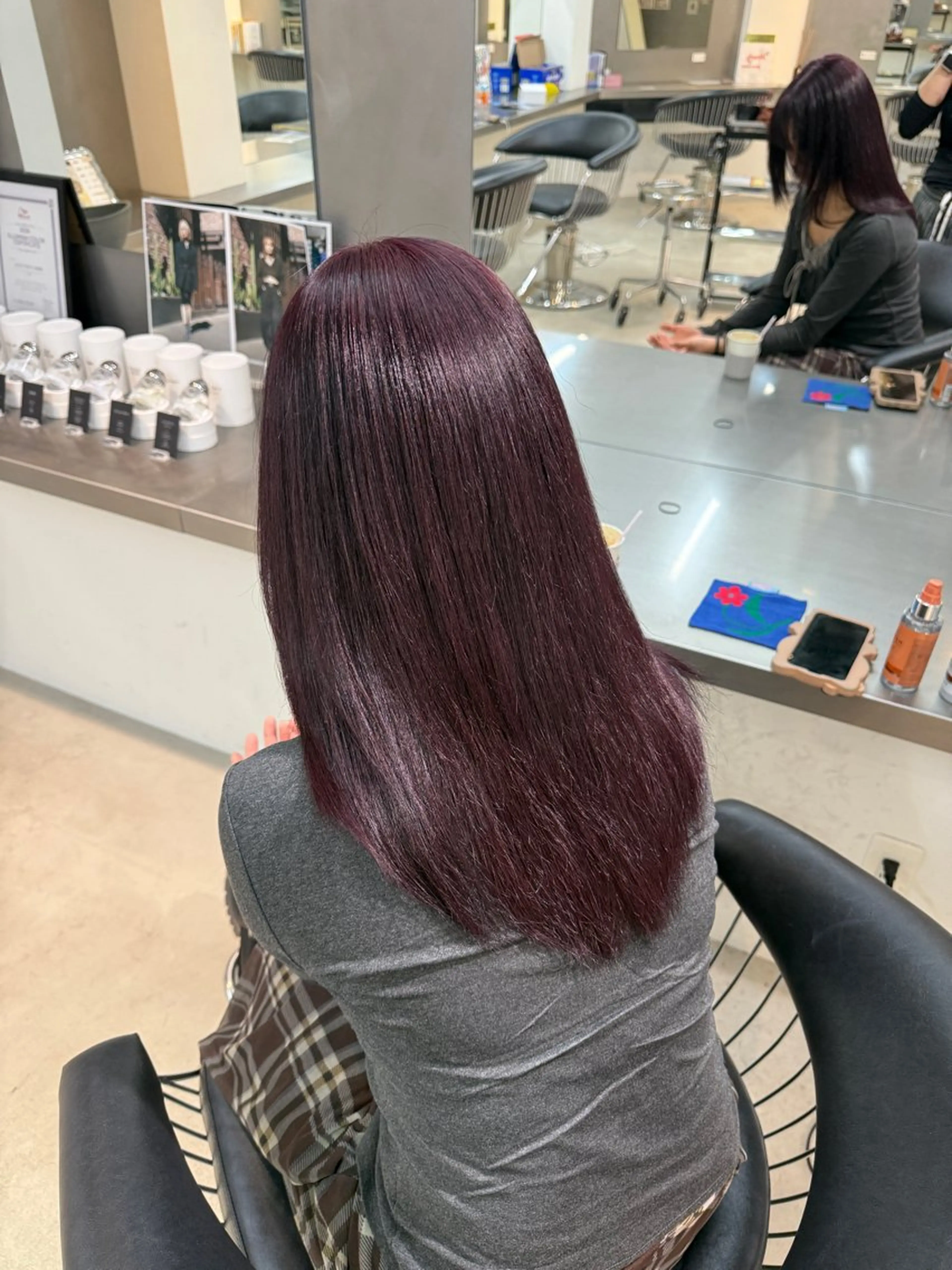 ロング カラー カシス レッドカラー 縮毛矯正 うる艶カラー 🪐💫serenaのヘアスタイル