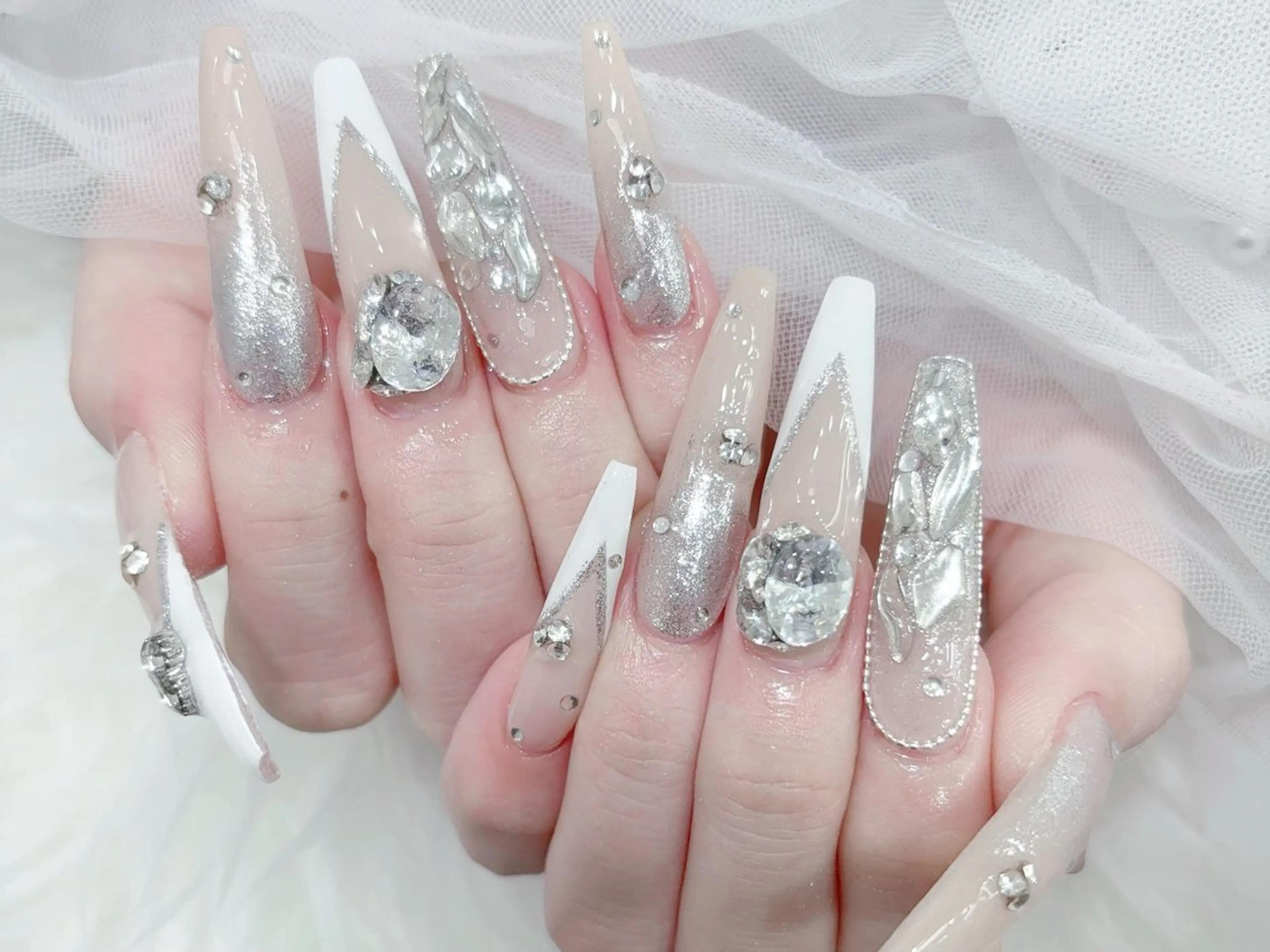 ネイル 成人式 マグネットネイル 大理石ネイル(マーブル) リボン 夏ネイル ハンドネイル MoMoA Nail ネイル長さ出し専門店のネイルデザイン