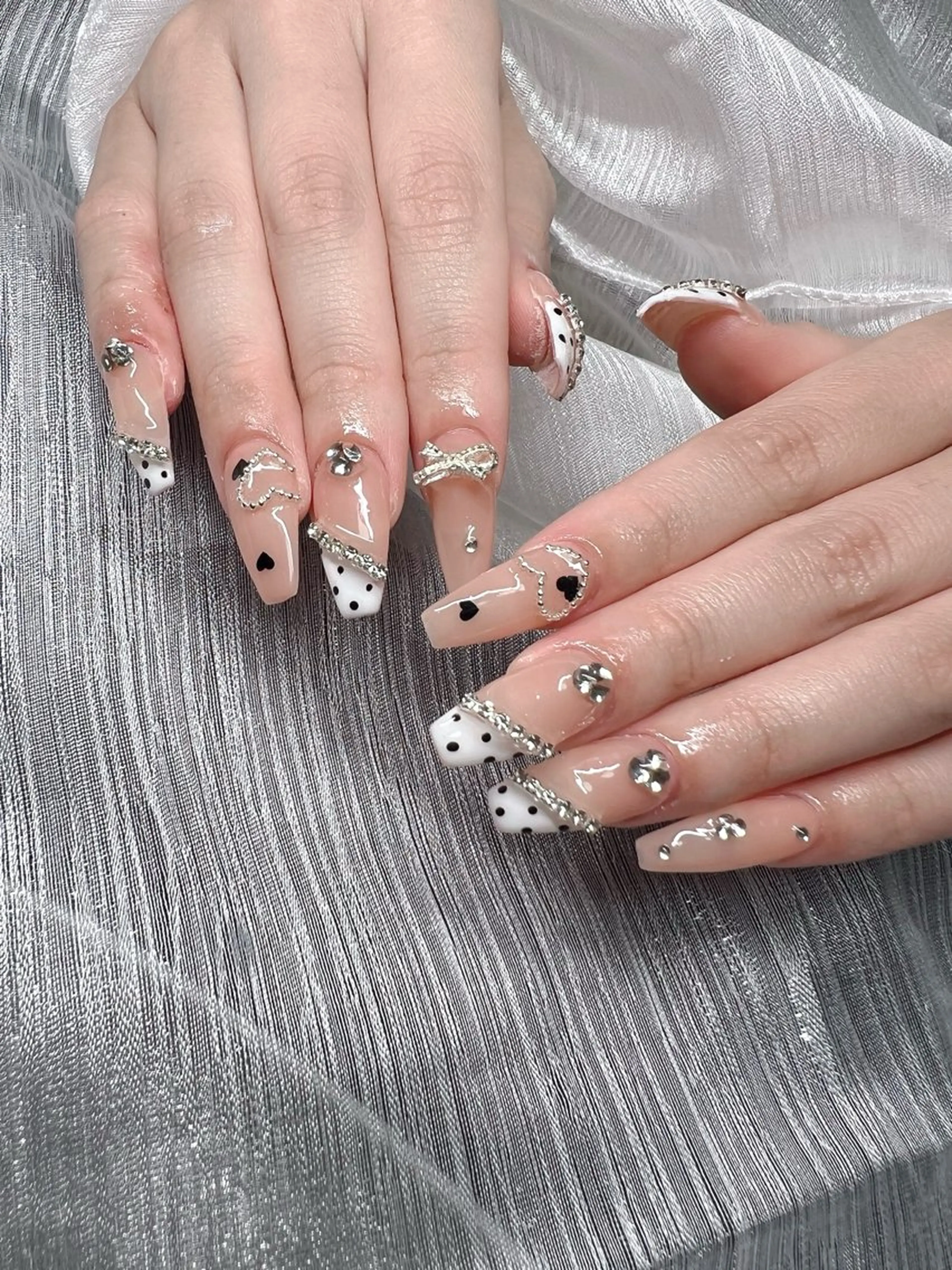 ネイル マグネットネイル ピンク ネイルチップ 冬ネイル Lee Nailsのネイルデザイン