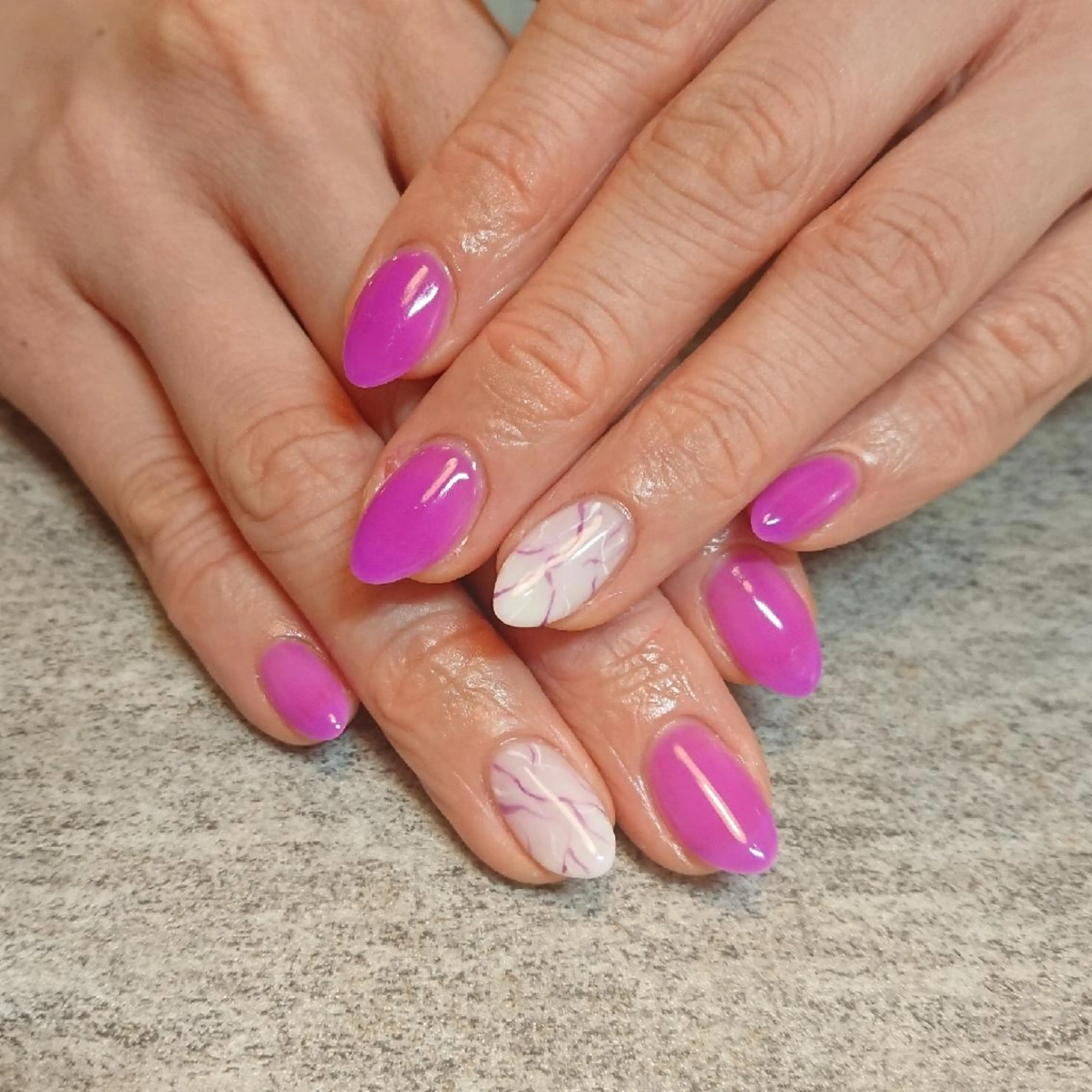 ネイル ジェヌインネイル 河内のネイルデザイン