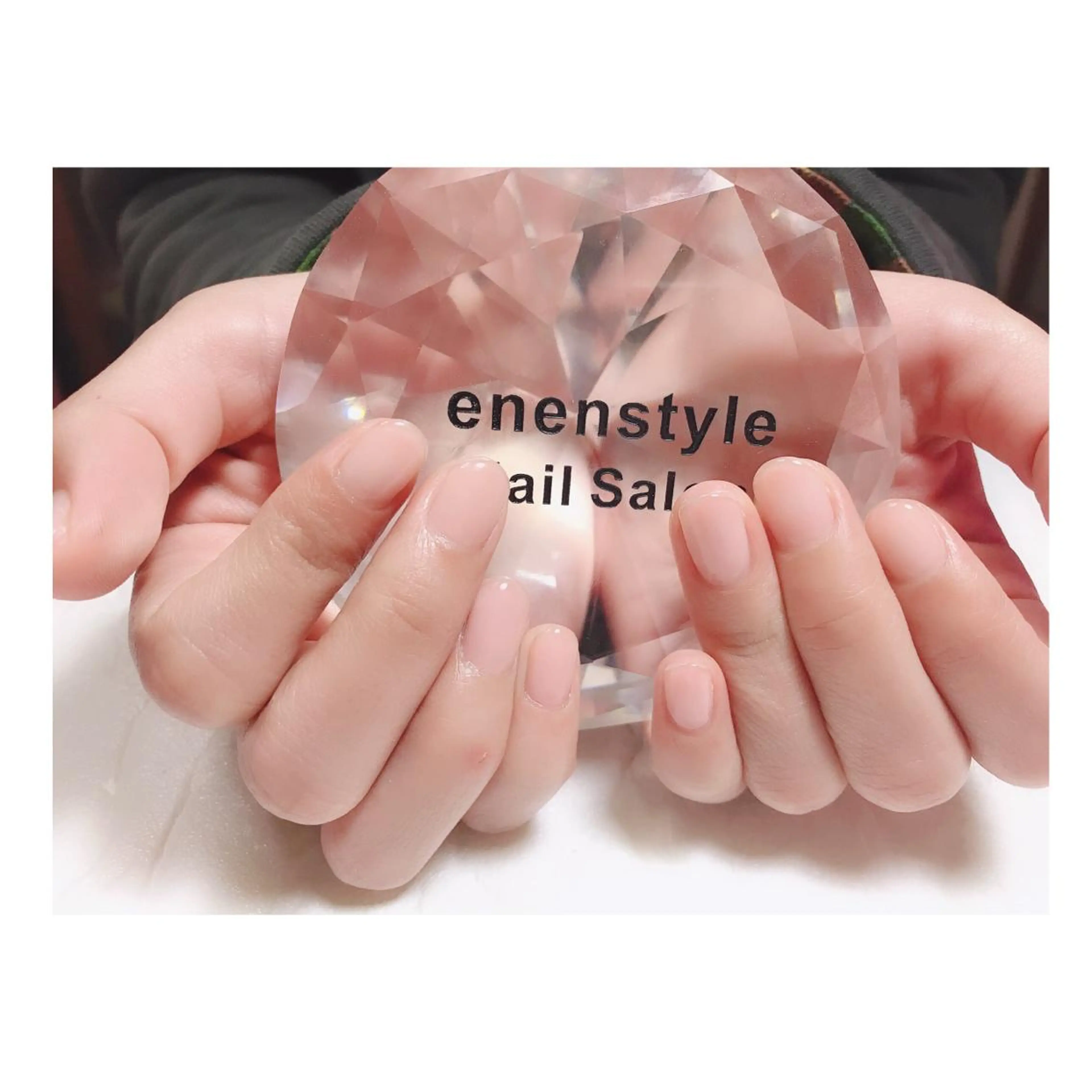 ショート ネイル ジェルネイル ニュアンスネイル オフィスネイル ワンカラーネイル シンプルネイル 👑enen style👑のネイルデザイン