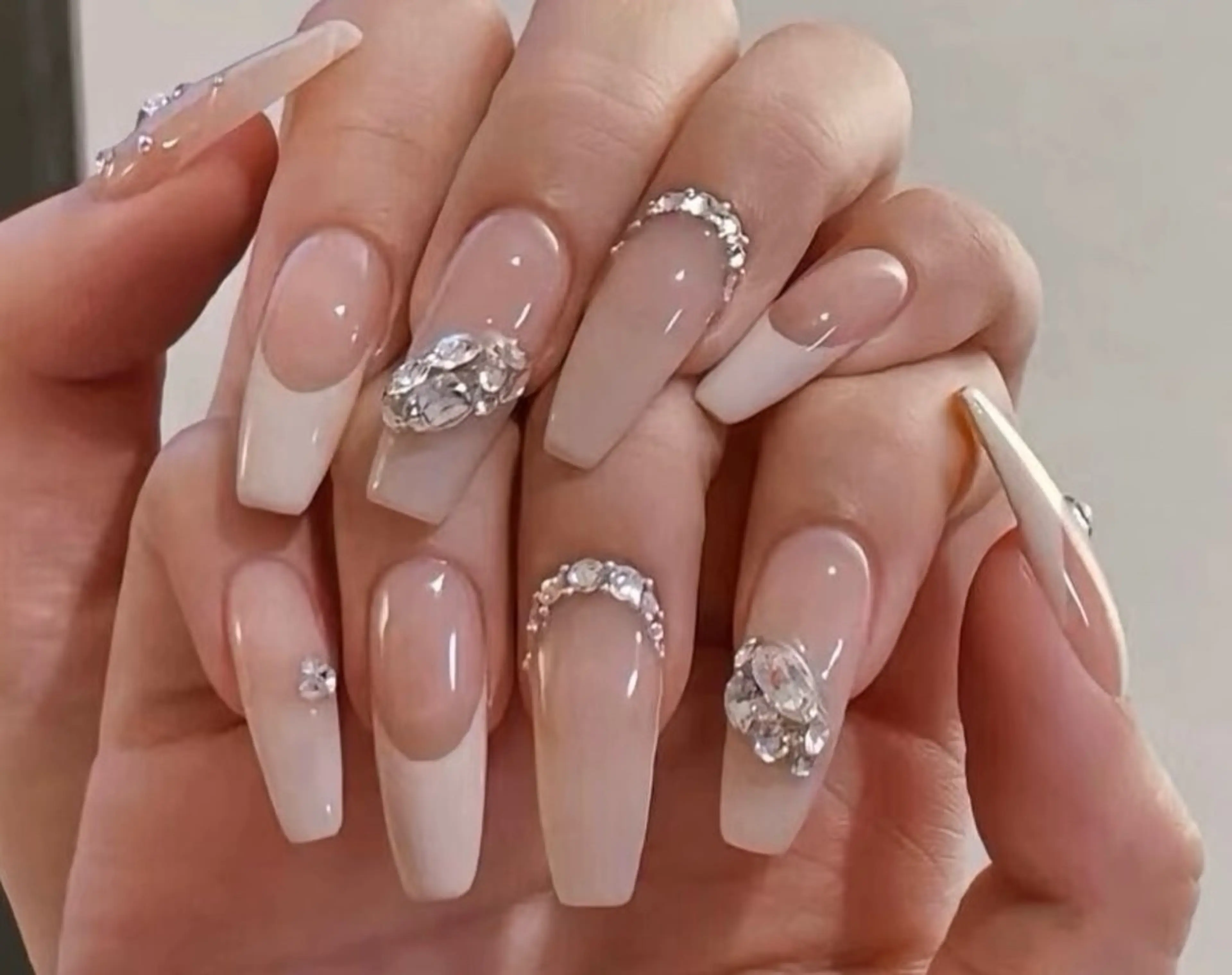 ネイル チークネイル 長さ出し フレンチネイル ガーリー 韓国ネイル sun nail池袋 モデル募集のネイルデザイン