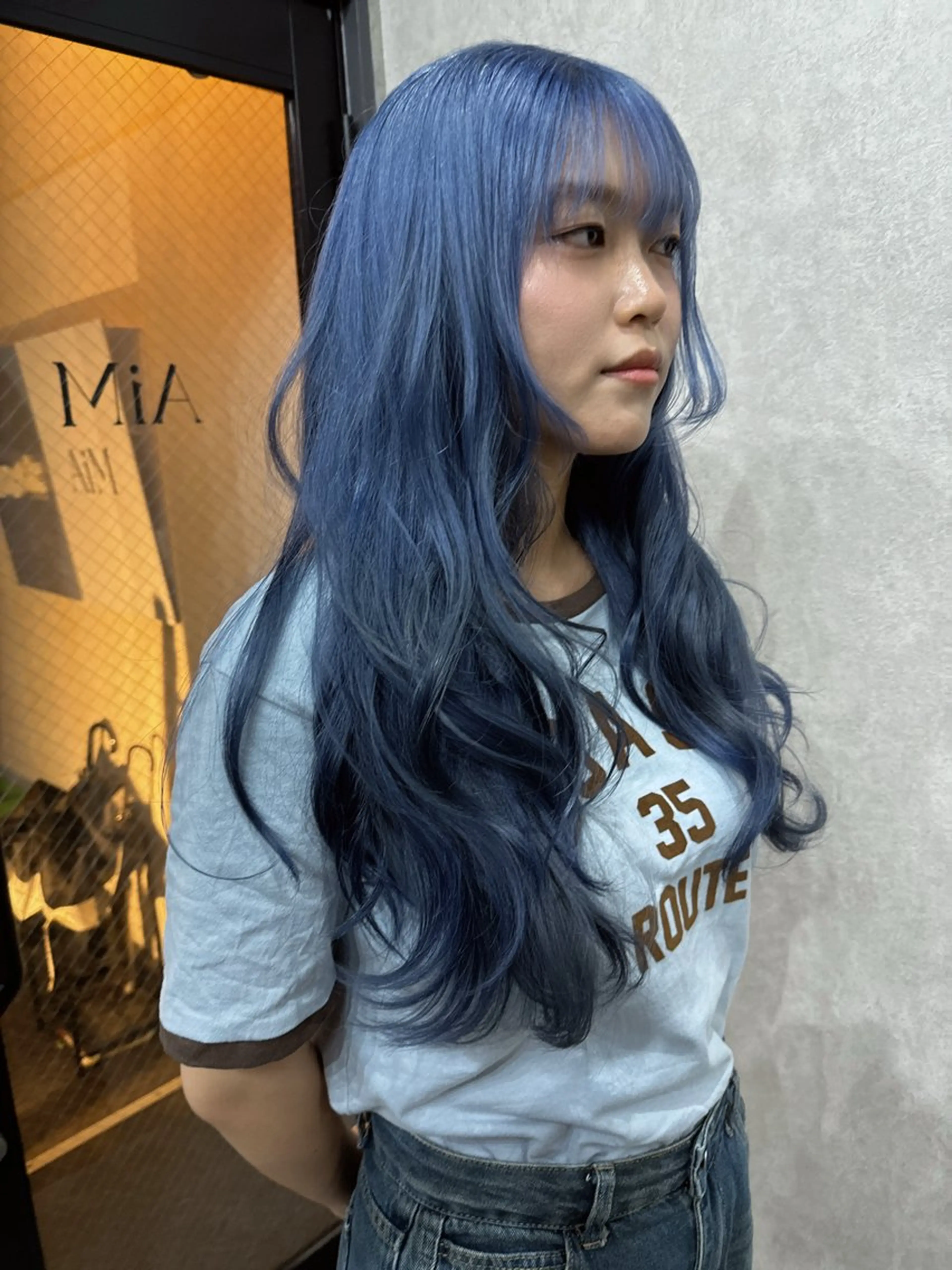 ロング カラー ブルーカラー AIRI layer cut hairのヘアスタイル