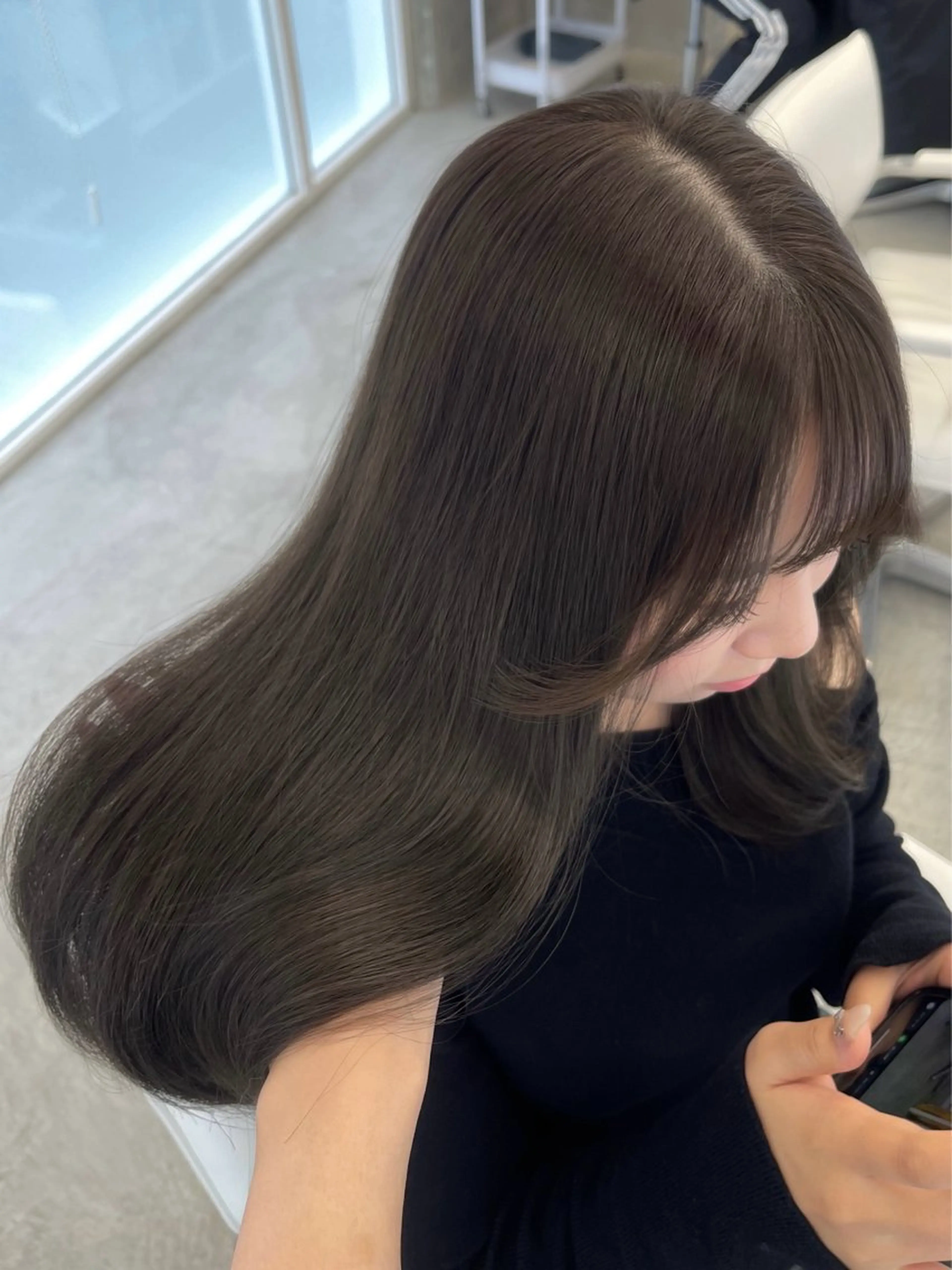 セミロング ケアカラー レイヤーカット 透明感カラー表参道のヘアスタイル