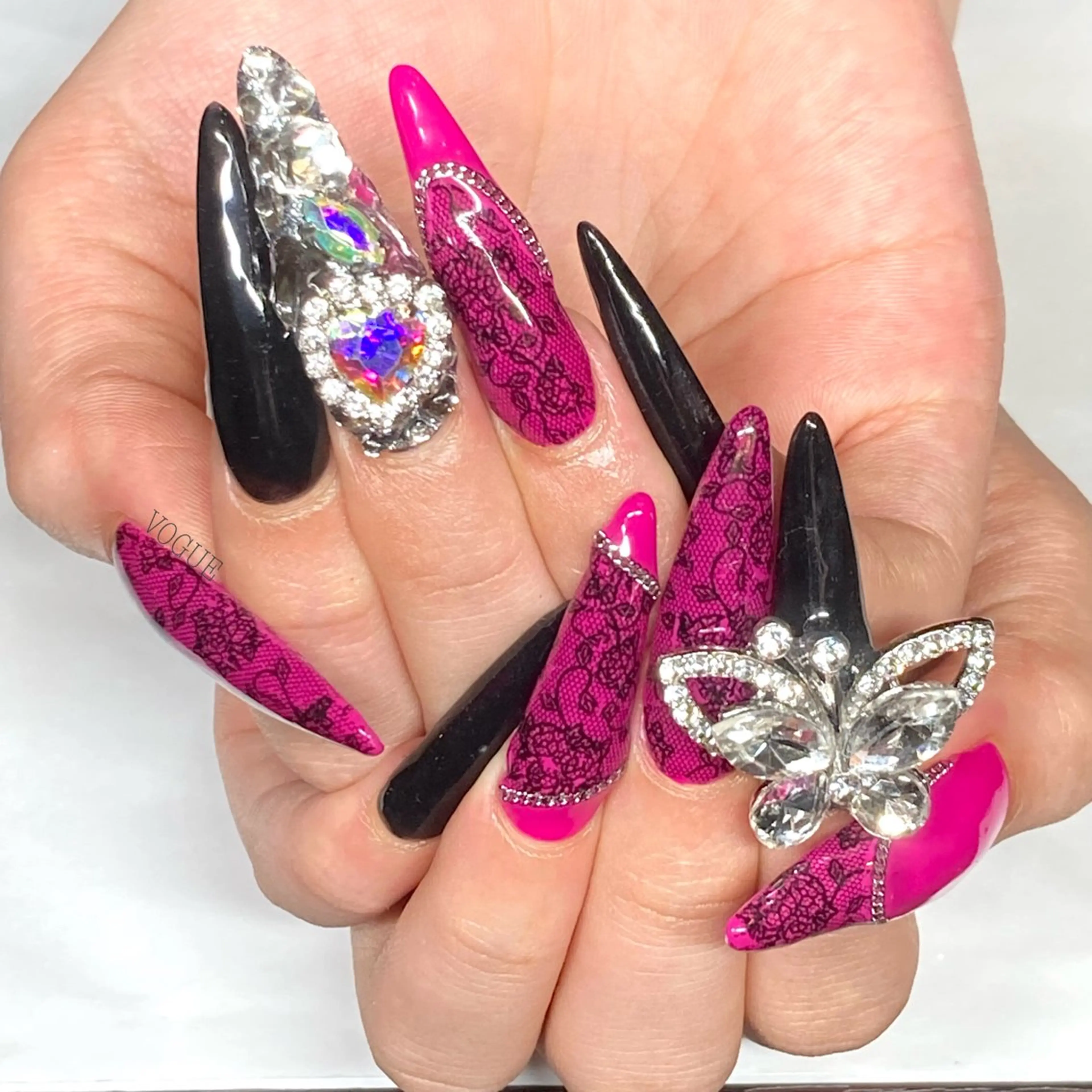 ネイル ハンドネイル VOGUE ×SWANのネイルデザイン