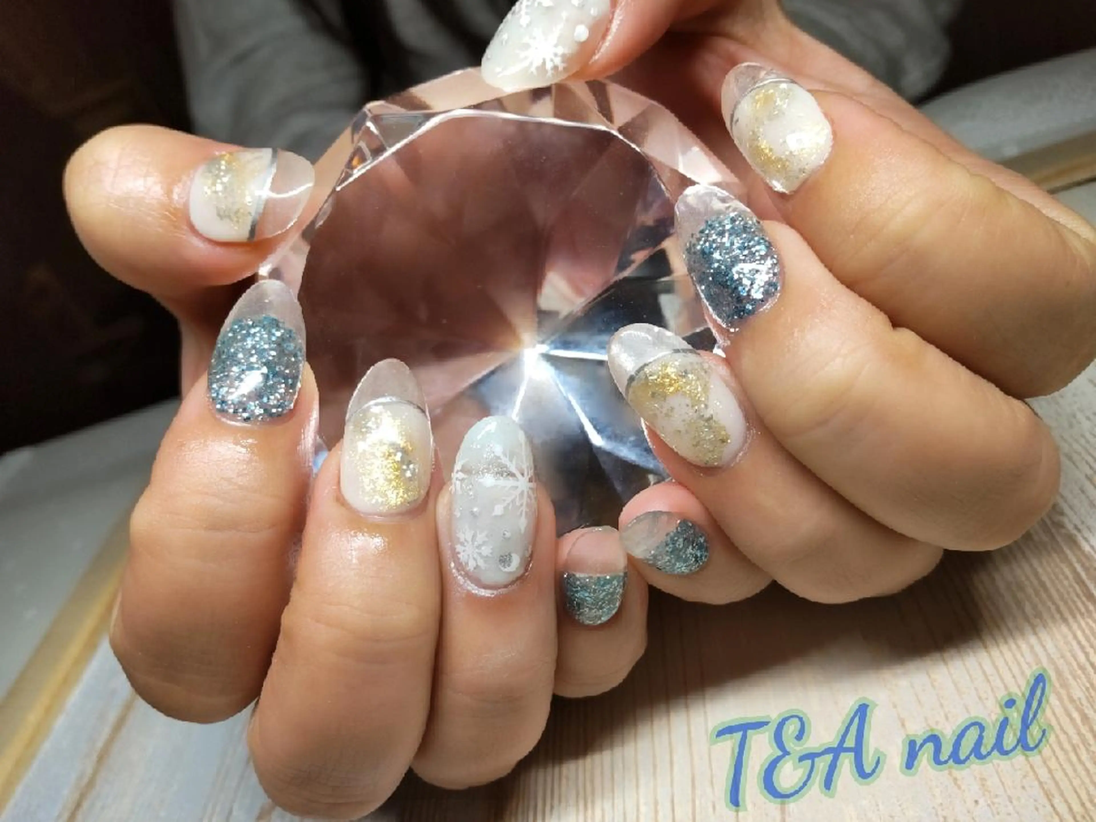 ミディアム ネイル クリスマス クリアネイル 長さ出し フレンチネイル ジェルネイル ハンドネイル T&A nailのネイルデザイン