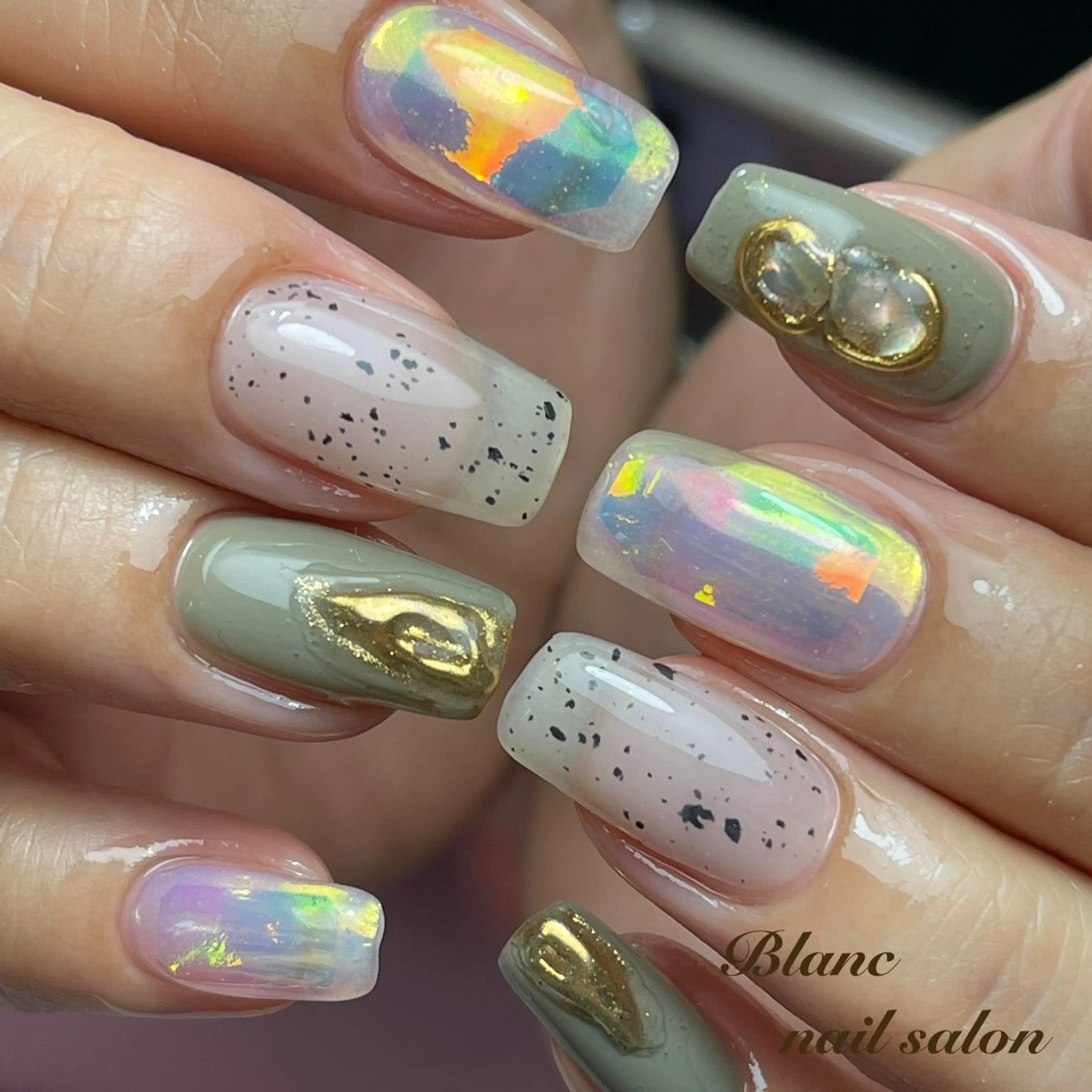 ミディアム Blanc ブランのネイルデザイン