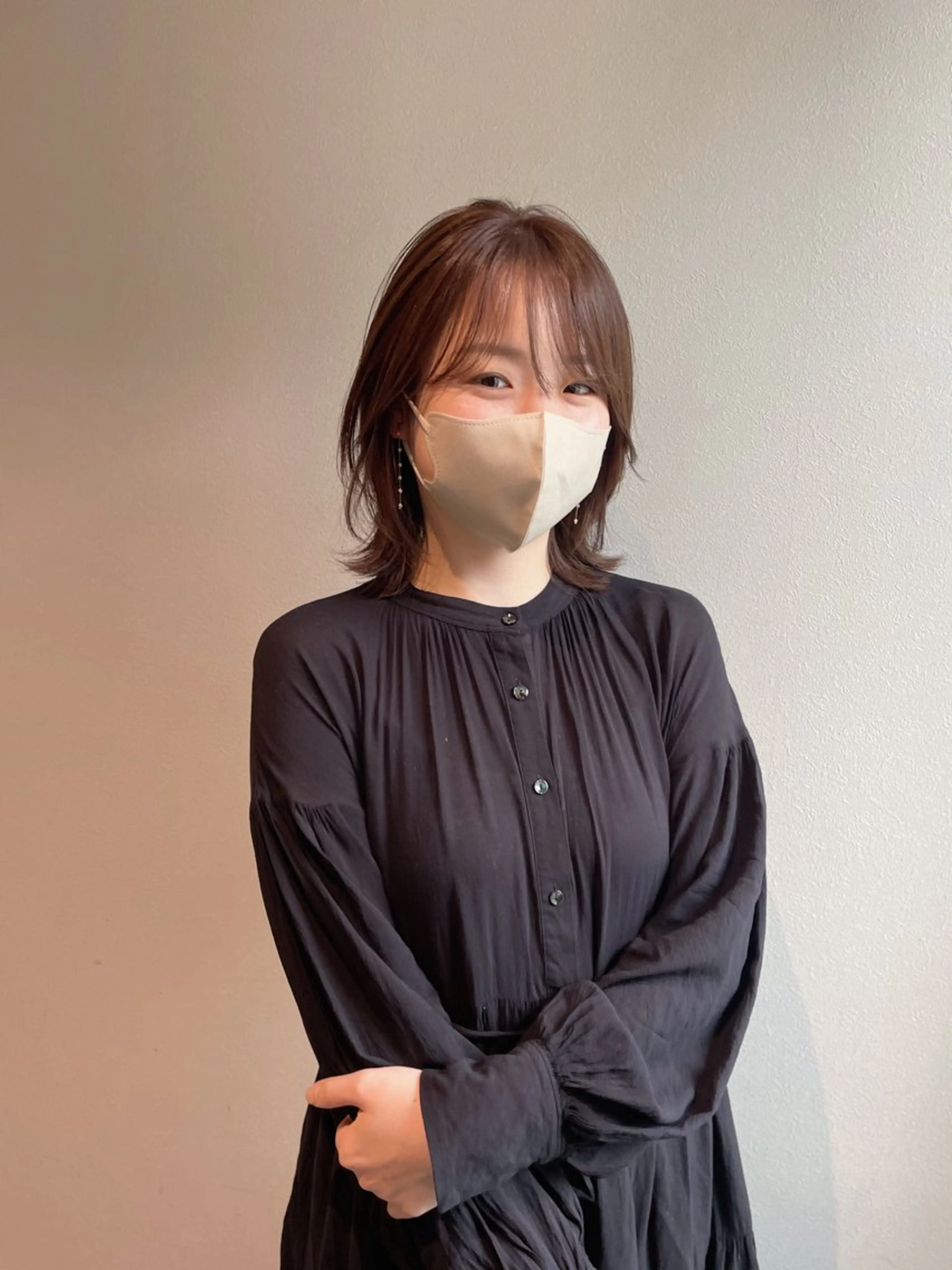 ミディアム ハイライト 髪質改善 韓国風ヘア レイヤーカット 縮毛矯正 カット ヘアカラー ヨシムラ リオのヘアスタイル