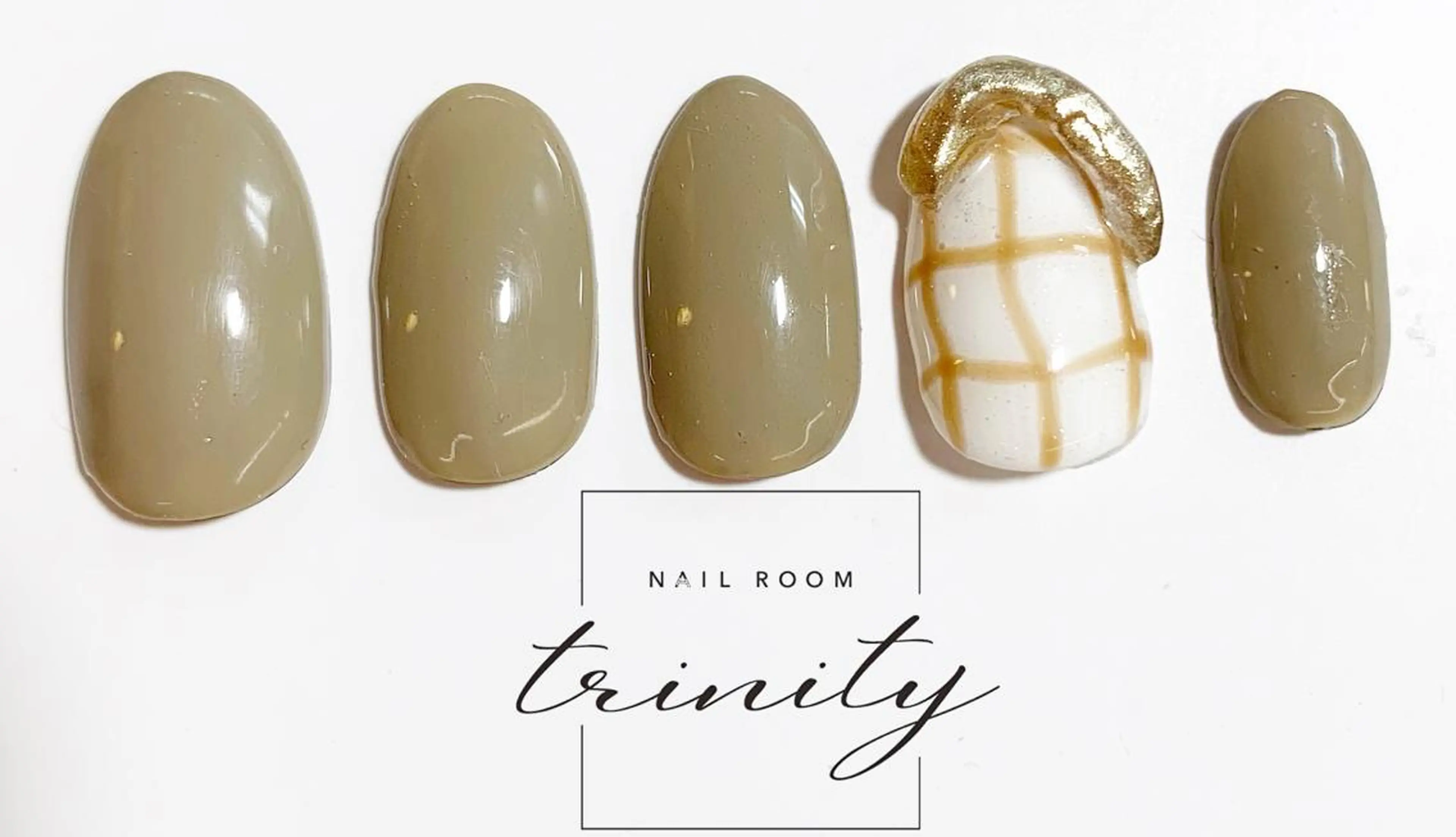 ネイル Trinity ネイリストスタッフのネイルデザイン