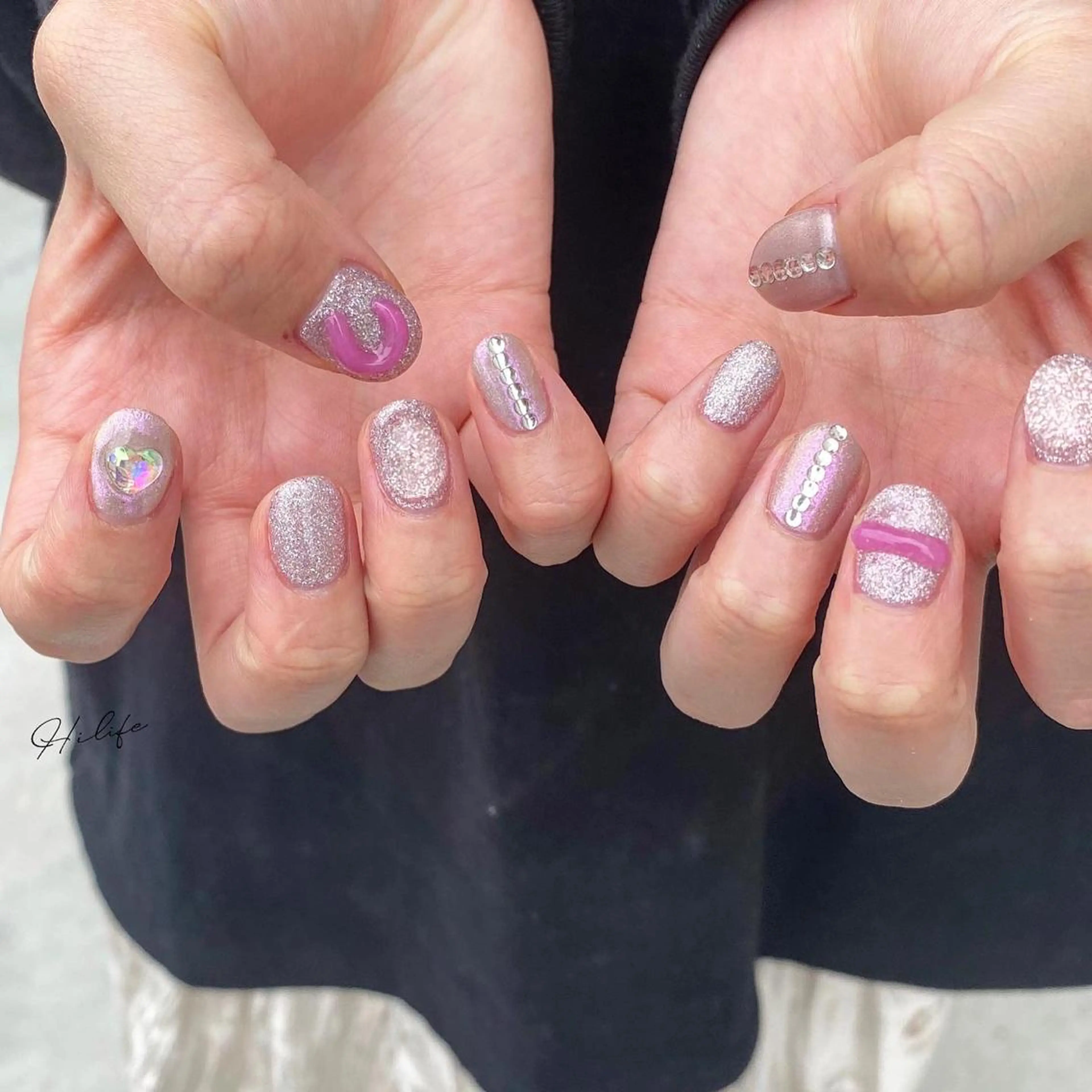 ネイル アートネイル キラキラネイル ラメ(グリッター) マグネットネイル ミラーネイル ハンドネイル Nail Adore.のネイルデザイン