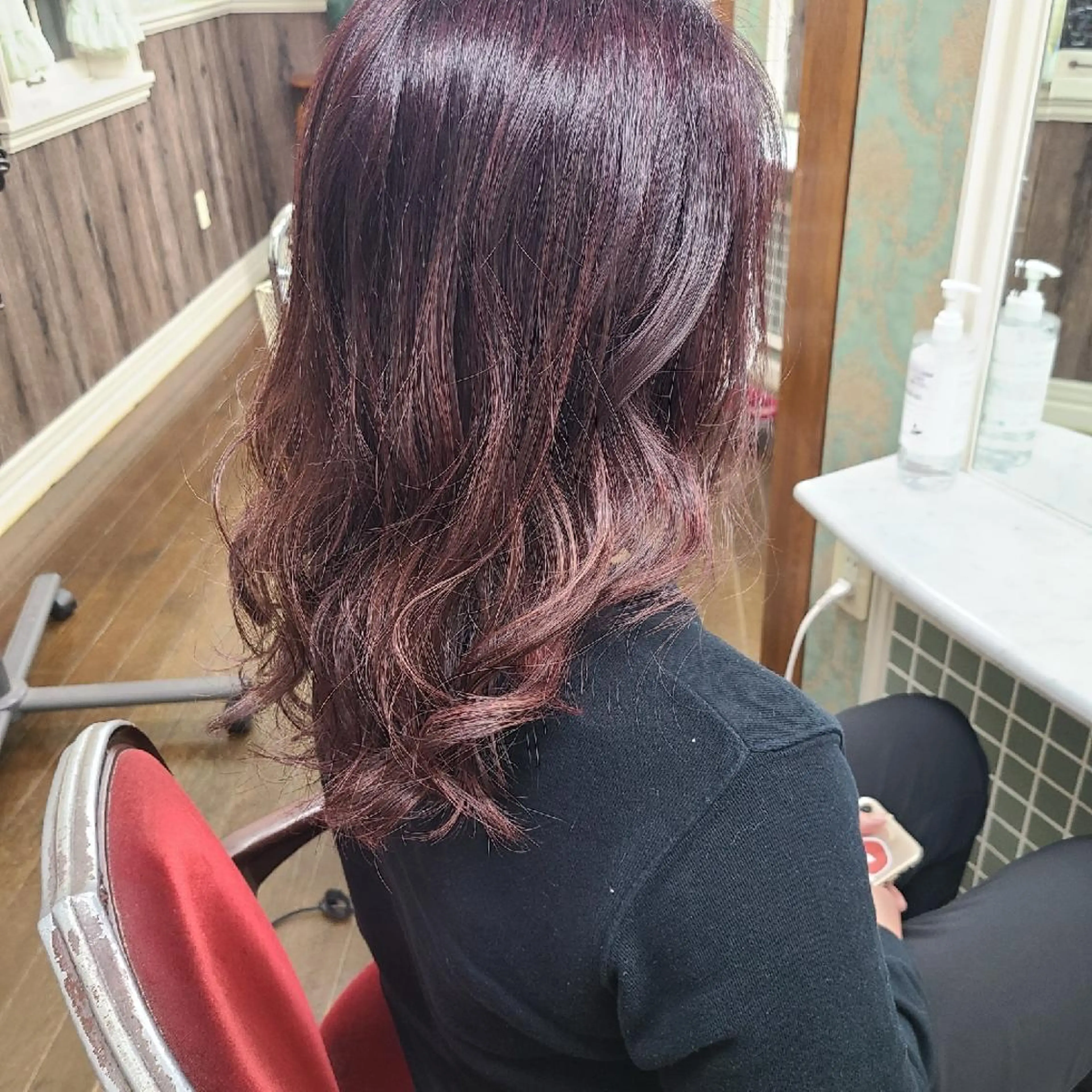 ロング カラー グラデーションカラー ピンクカラー 近藤 那果のヘアスタイル