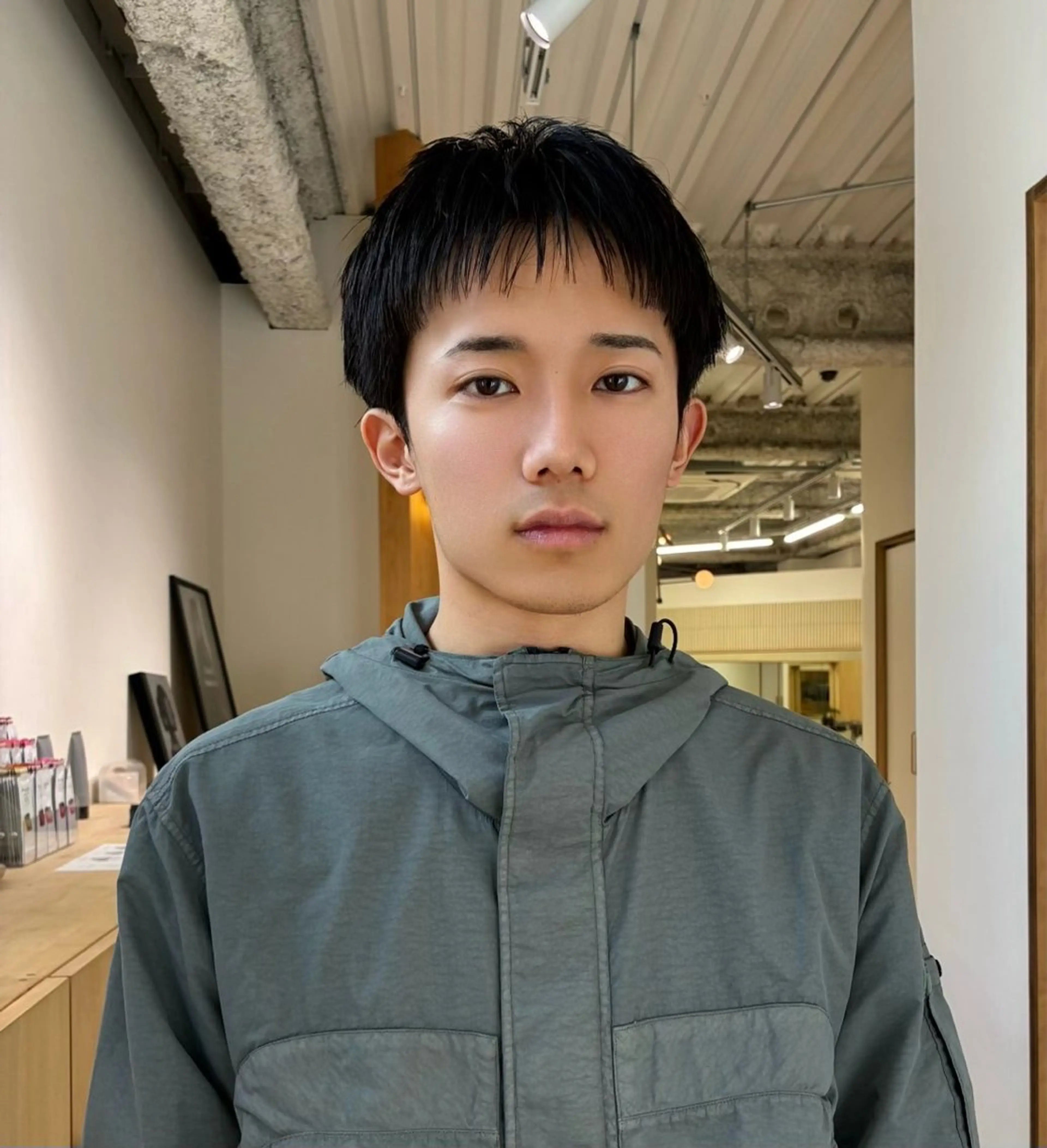 メンズ スパイキーショート 刈り上げ カット 安藤 琢真のヘアスタイル