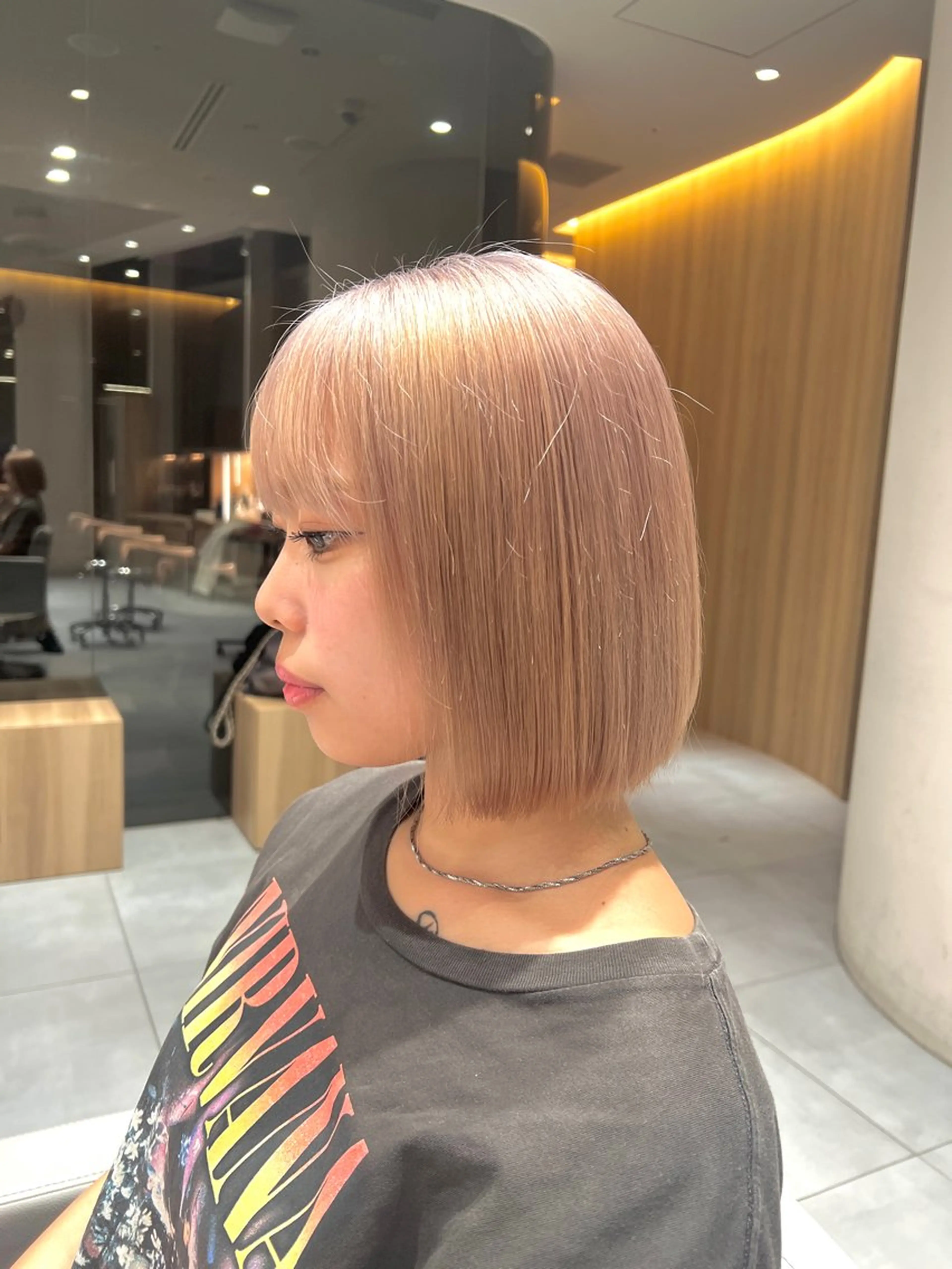 ミディアム カラー ブリーチ ボブ kako　ショート ボブのヘアスタイル