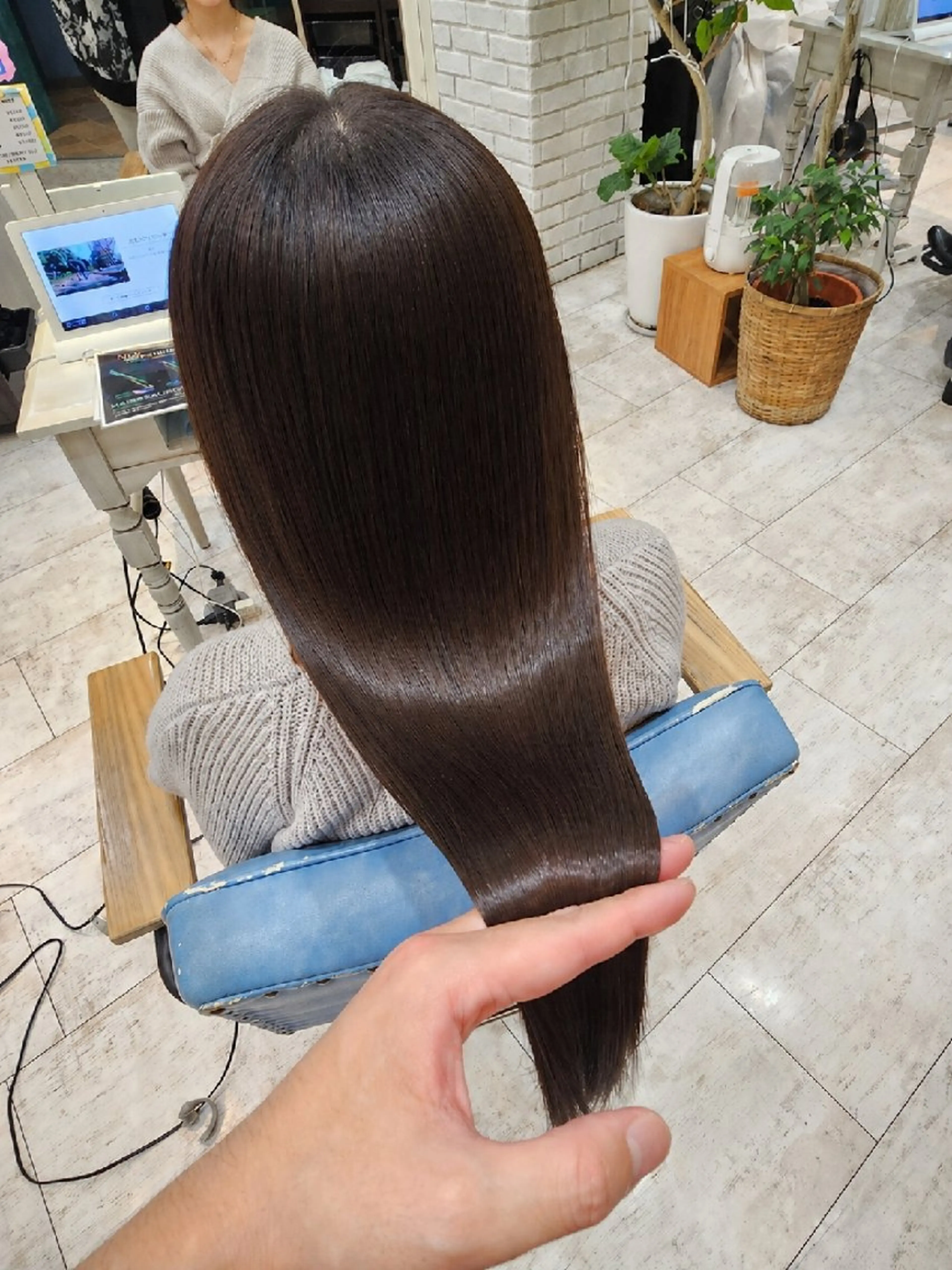 ロング カラー 顔周りカット 髪質改善 韓国風ヘア レイヤーカット ロング カット ヘアカラー トリートメント 髪質改善/レイヤー/ 顔周りカット/代表西のヘアスタイル