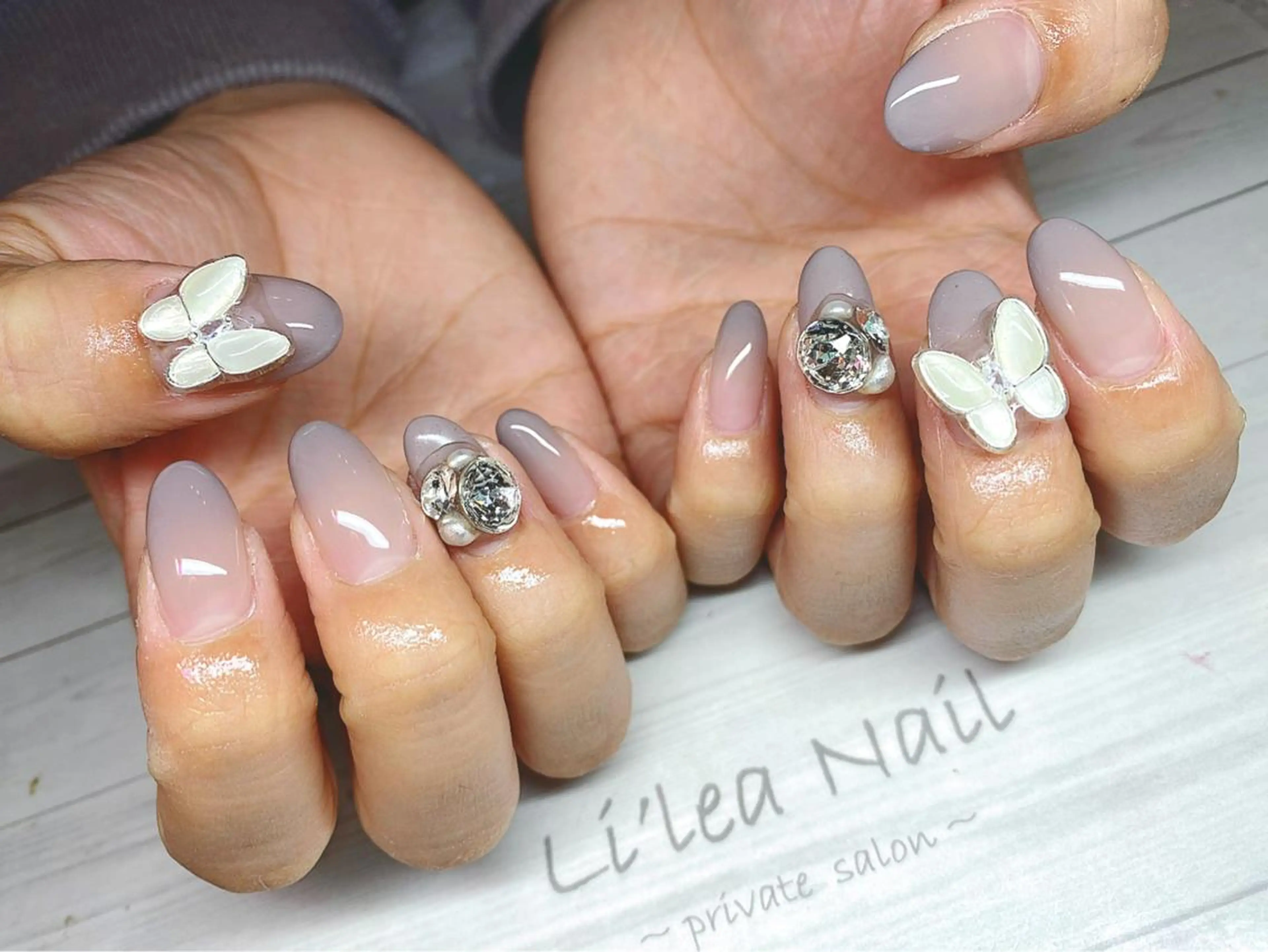ネイル Li'leaNail AINAのネイルデザイン