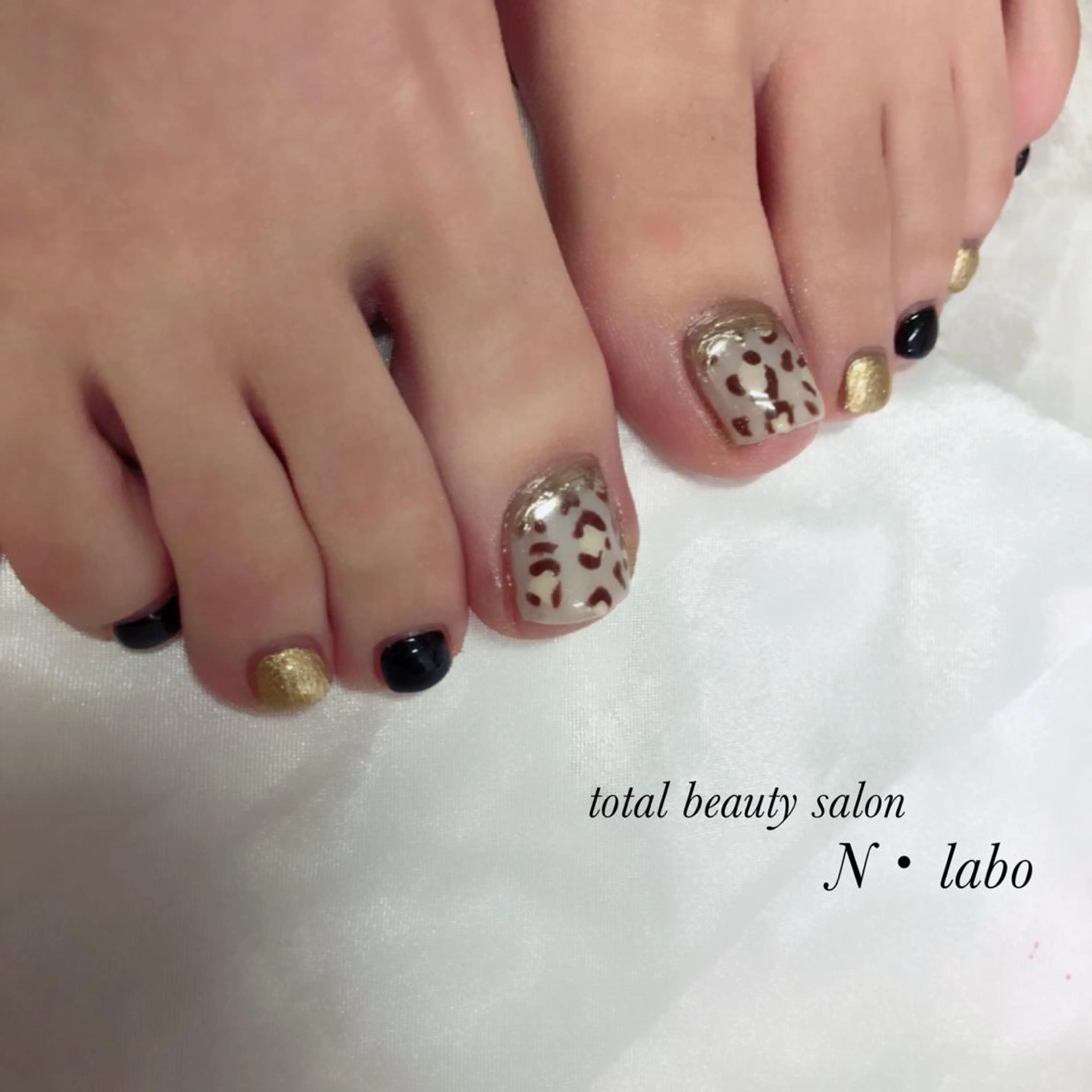 ネイル アニマル柄 フットネイル Gracias. rieのネイルデザイン