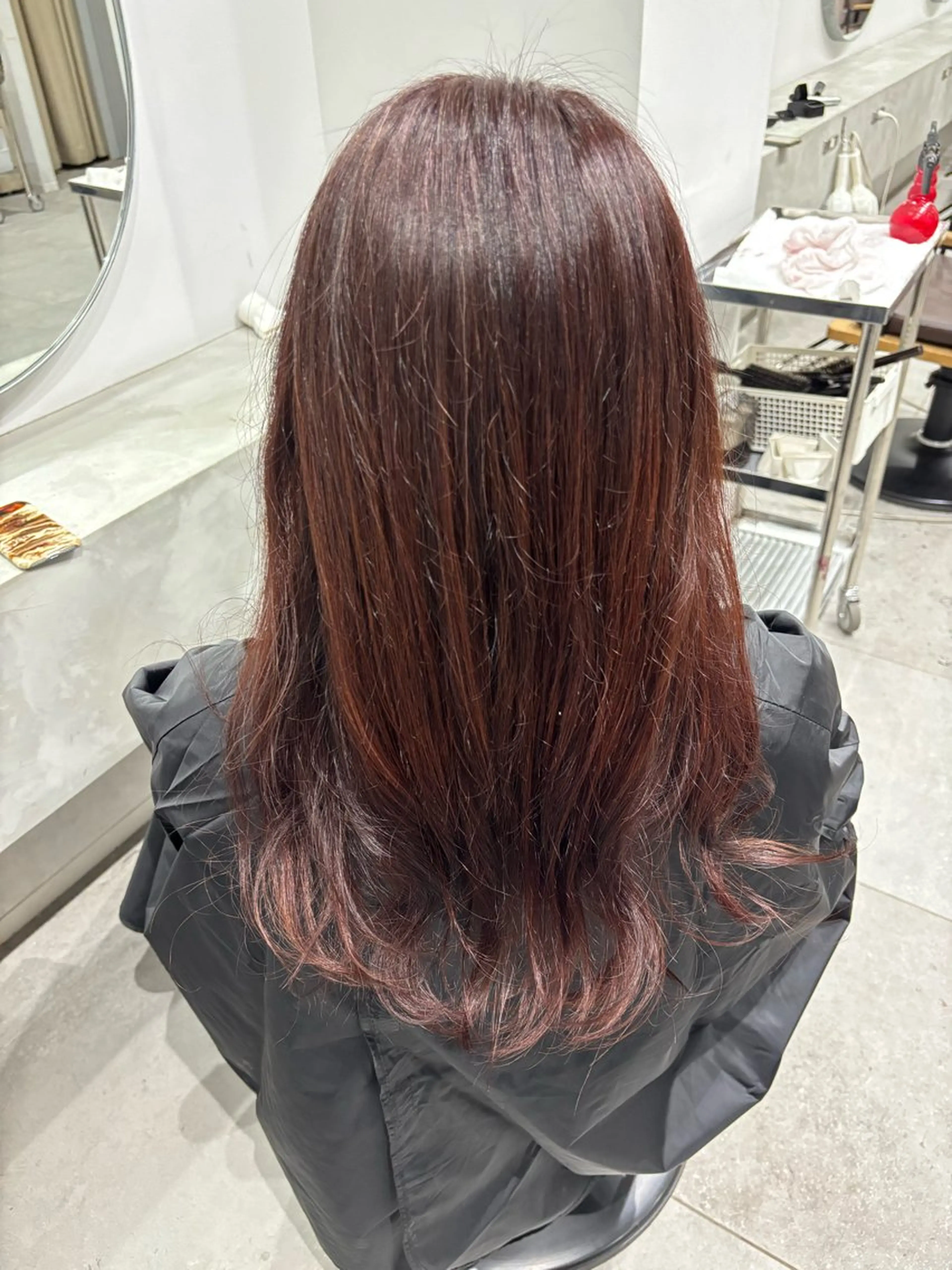 セミロング カラー 佐古 里美華のヘアスタイル