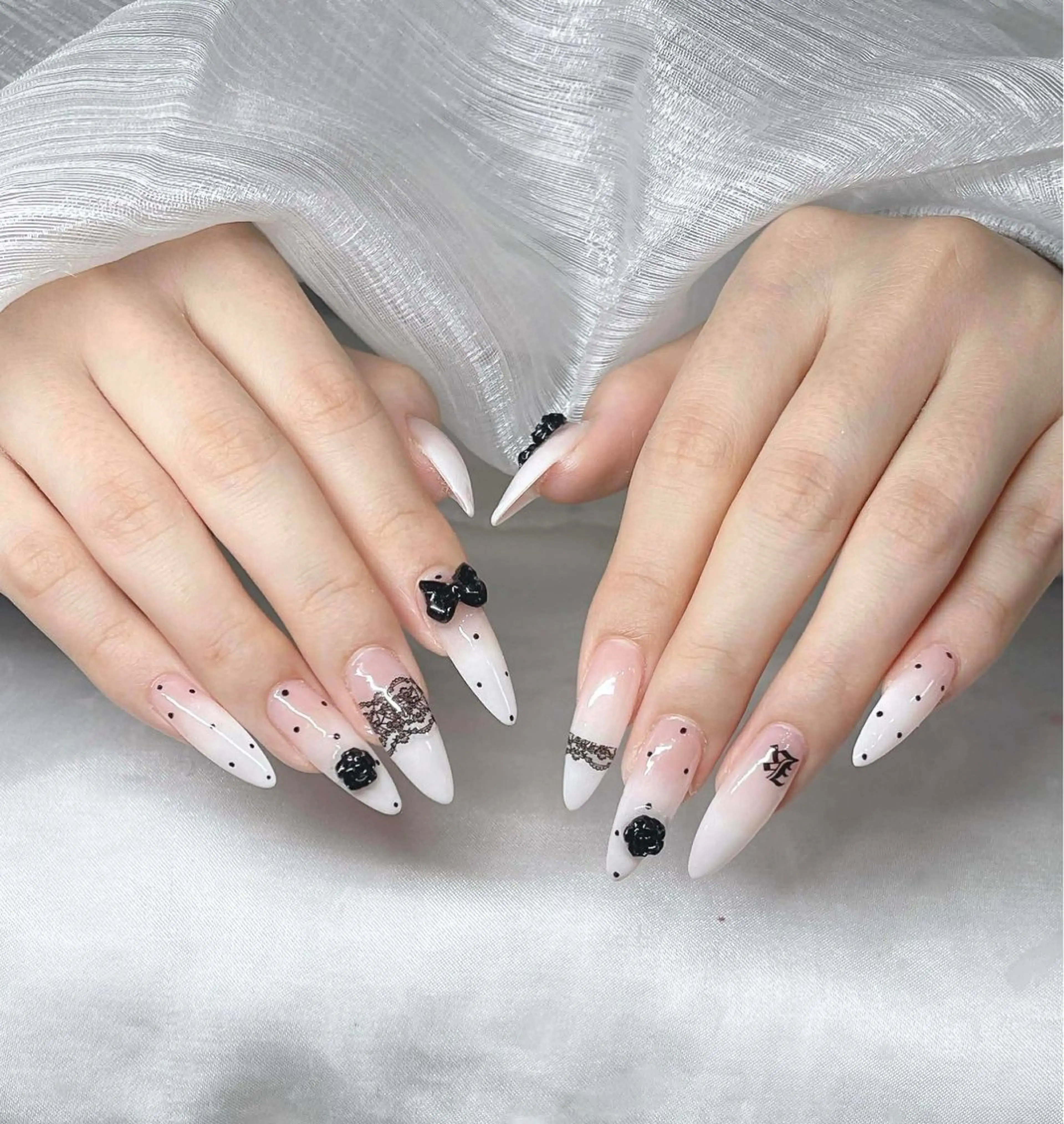 ネイル 長さ出し グラデーション 卒業式 キラキラネイル マグネットネイル ハンドネイル Lee Nailsのネイルデザイン