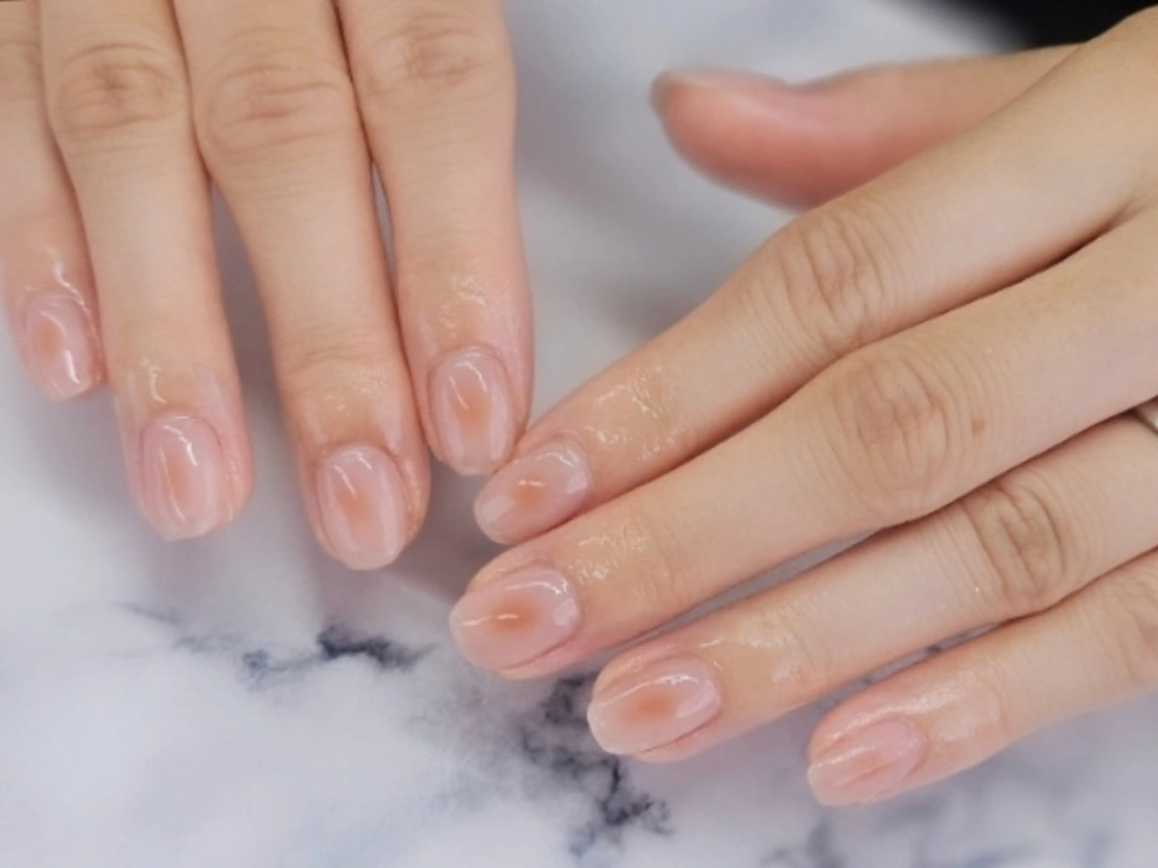 ネイル チークネイル ラメ(グリッター) NailSalon LuireYUUNAのネイルデザイン