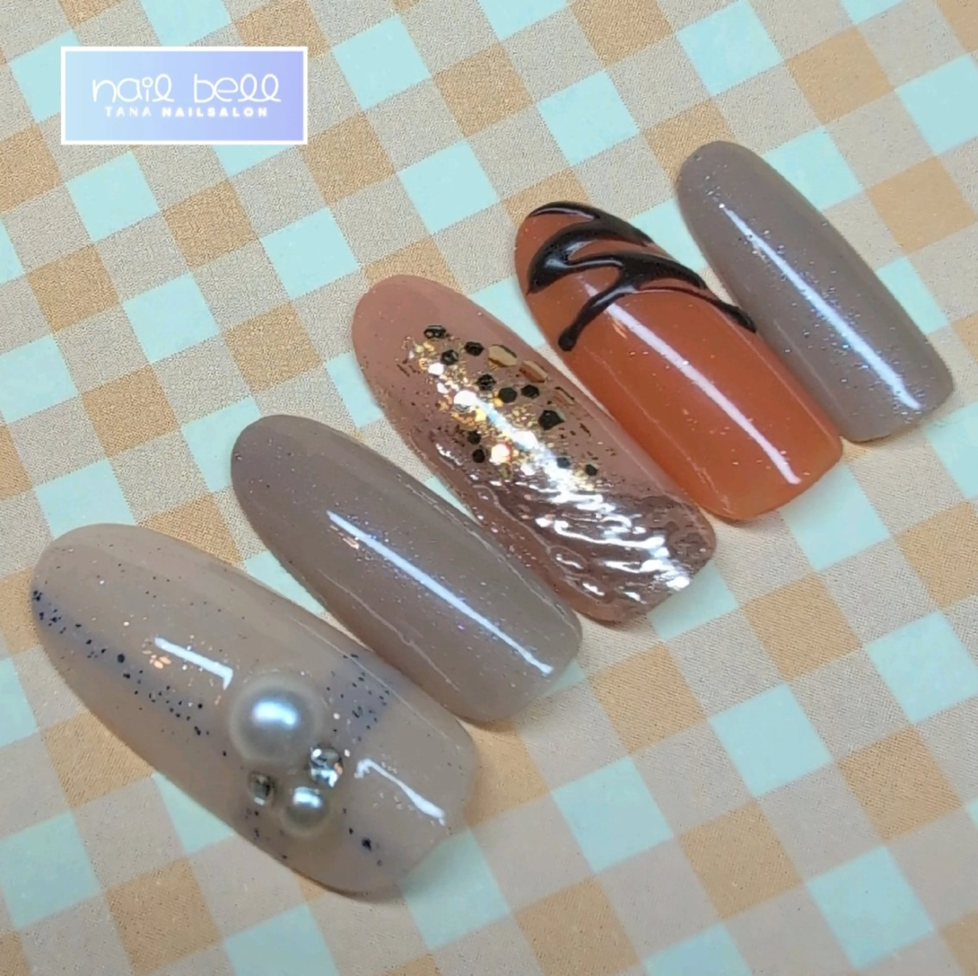 ネイル 占いができるネイルサロン「ネイルベル」所属・さいとう りなのネイルデザイン