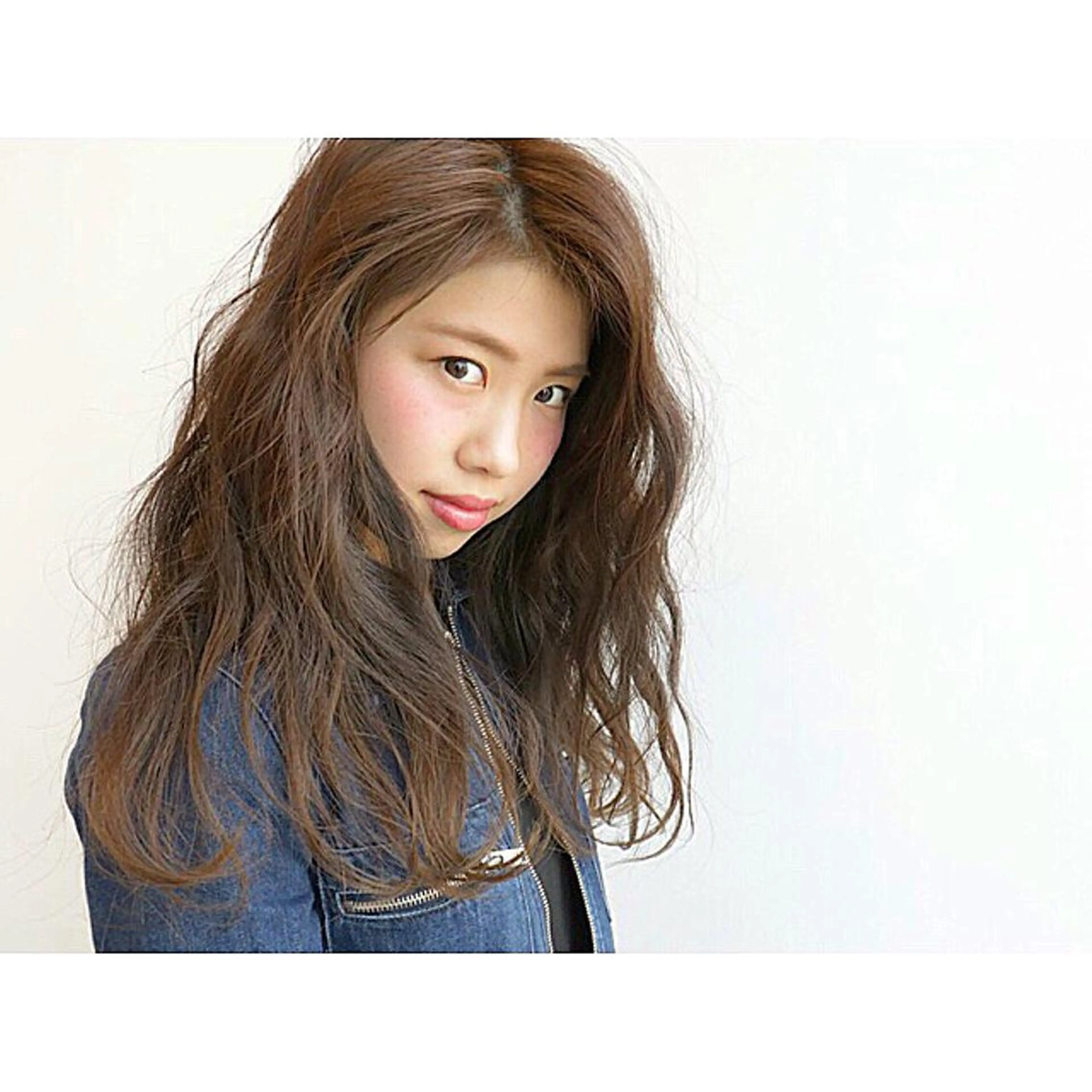 セミロング 市川 千夏のヘアスタイル