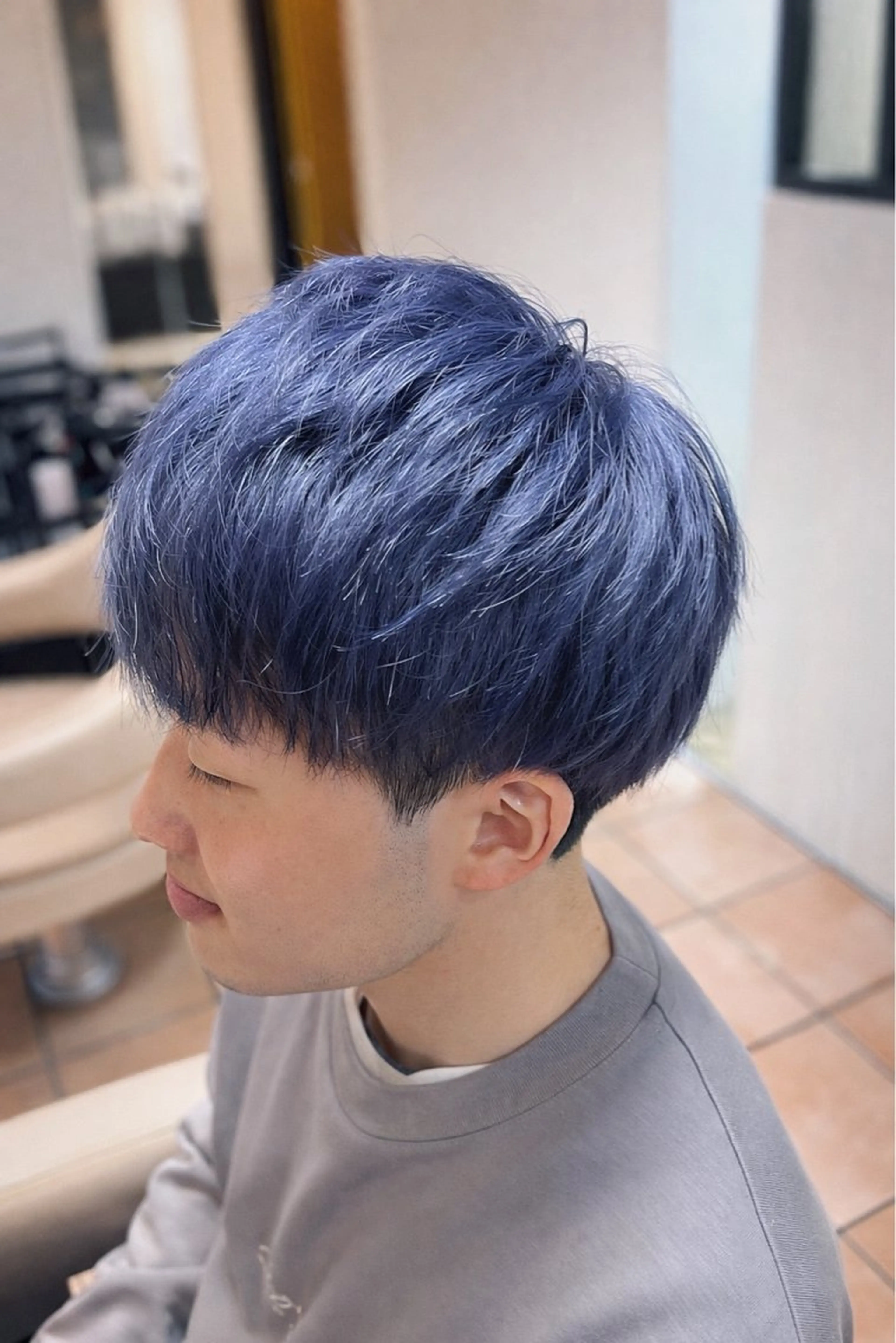 ショート カラー メンズ メンズブリーチ メンズパーマ ブリーチ ブルーカラー 透明感カラー カット ヘアカラー トリートメント 朝3分でキマる 村上陸のヘアスタイル