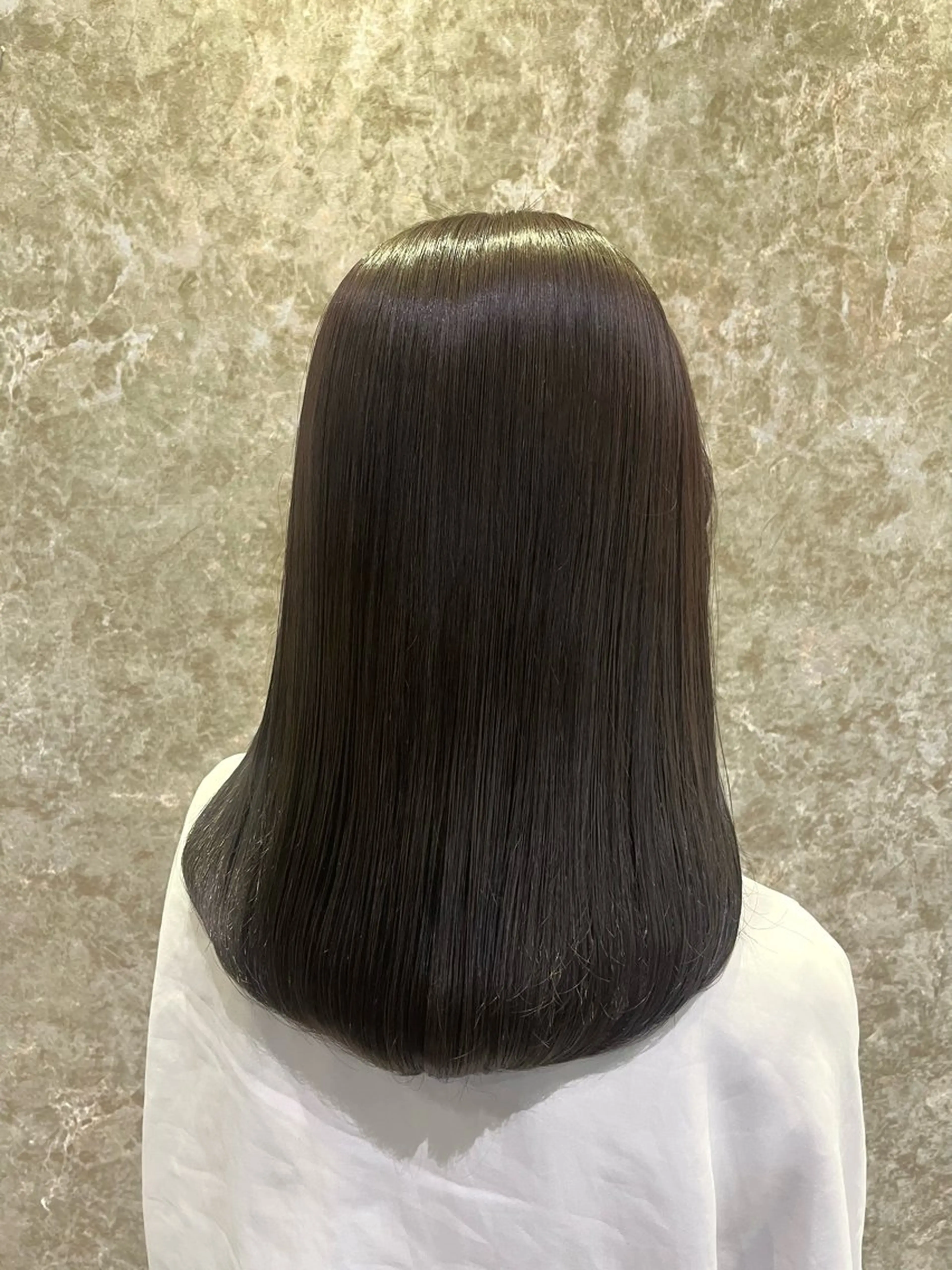 セミロング ひらち まいののヘアスタイル