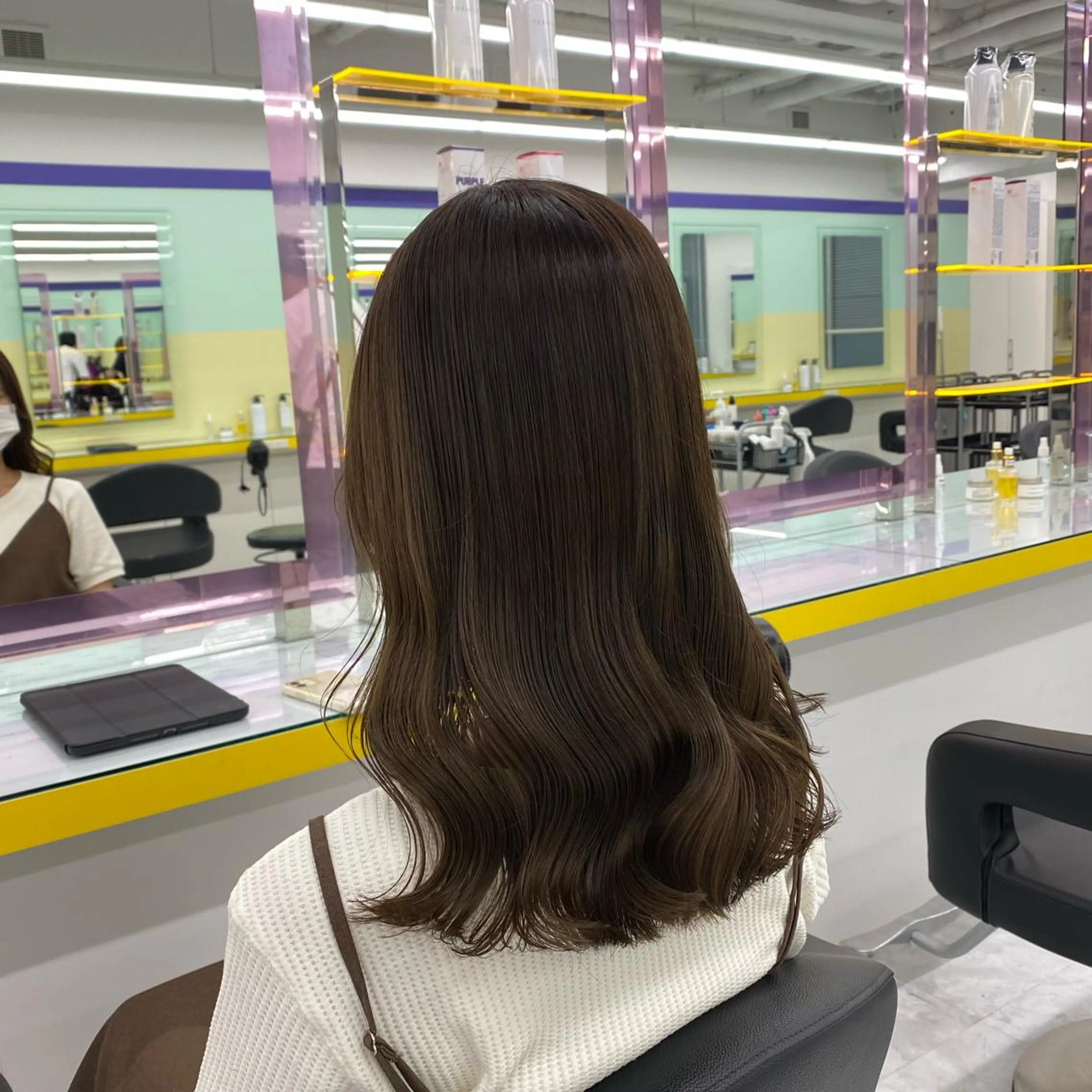 セミロング カラー ヘアアレンジ ヘアカラー トリートメント mai🍑暖色カラー /レイヤー💖のヘアスタイル